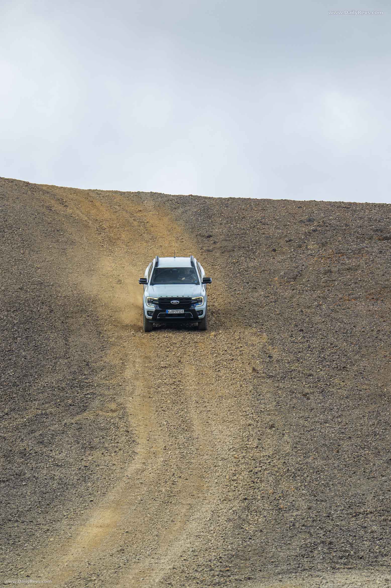 2025 Ford Ranger PHEV Stormtrak Front View