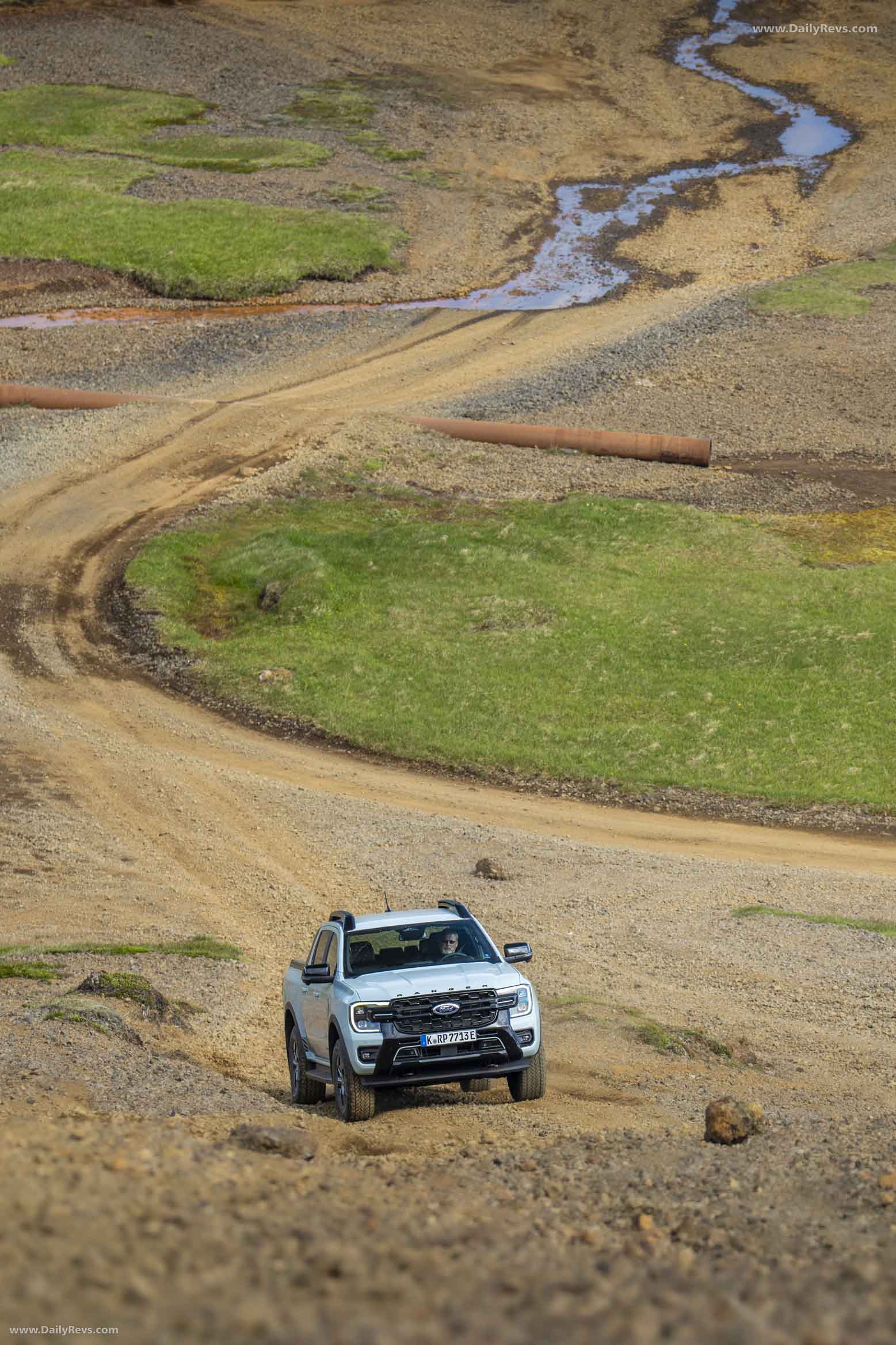 2025 Ford Ranger PHEV Stormtrak Front View