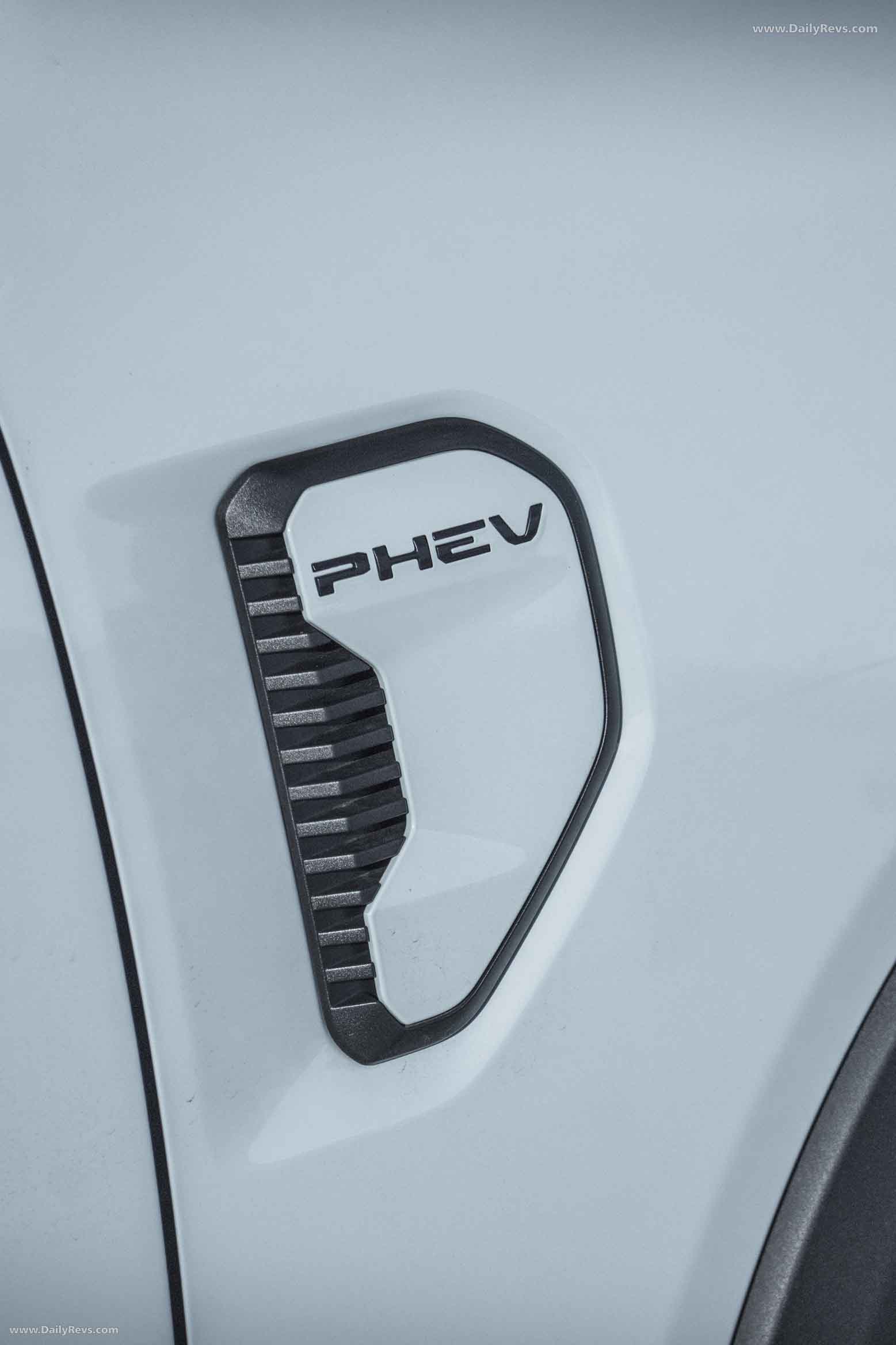 2025 Ford Ranger PHEV Stormtrak Exterior