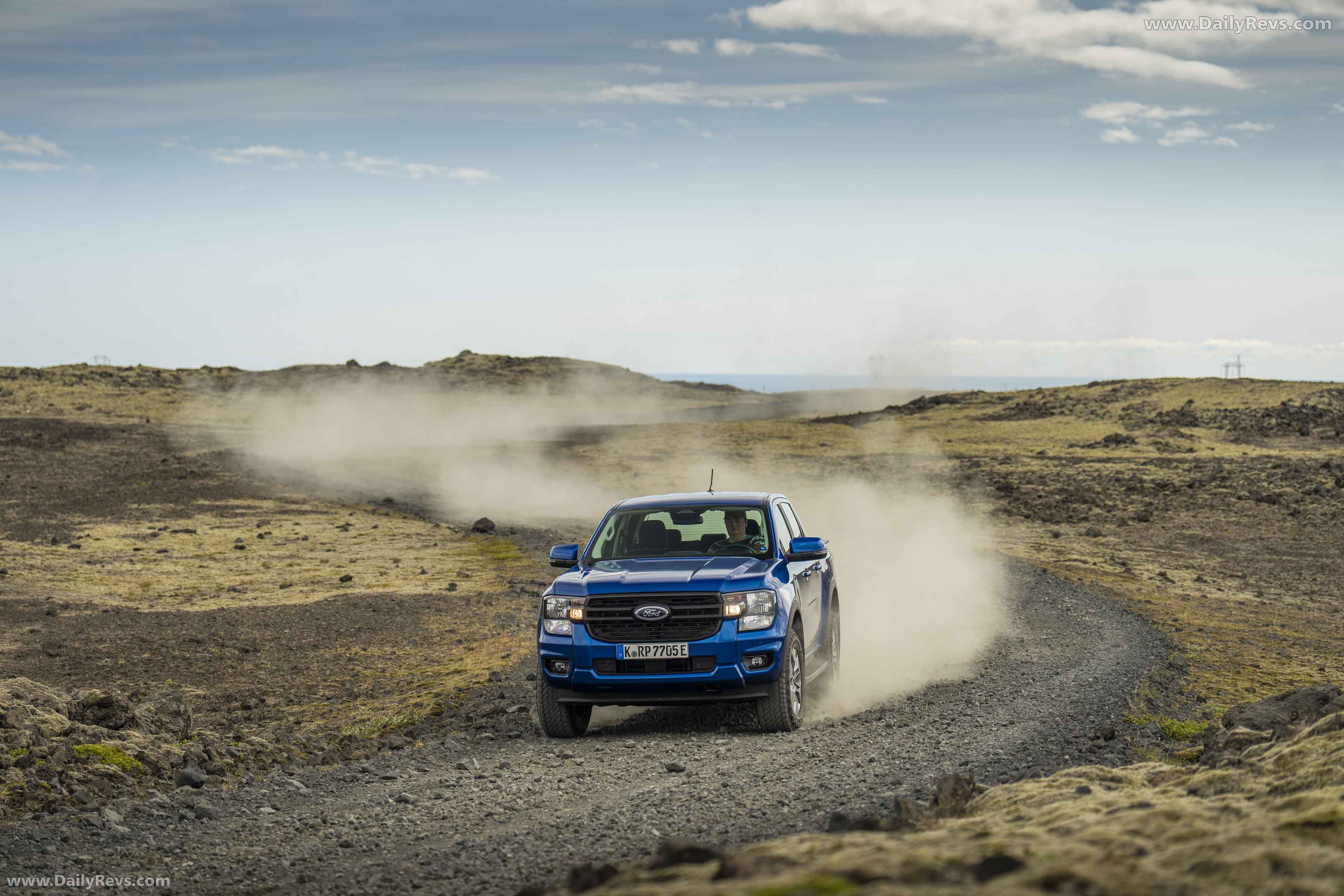 2025 Ford Ranger PHEV XLT Front View