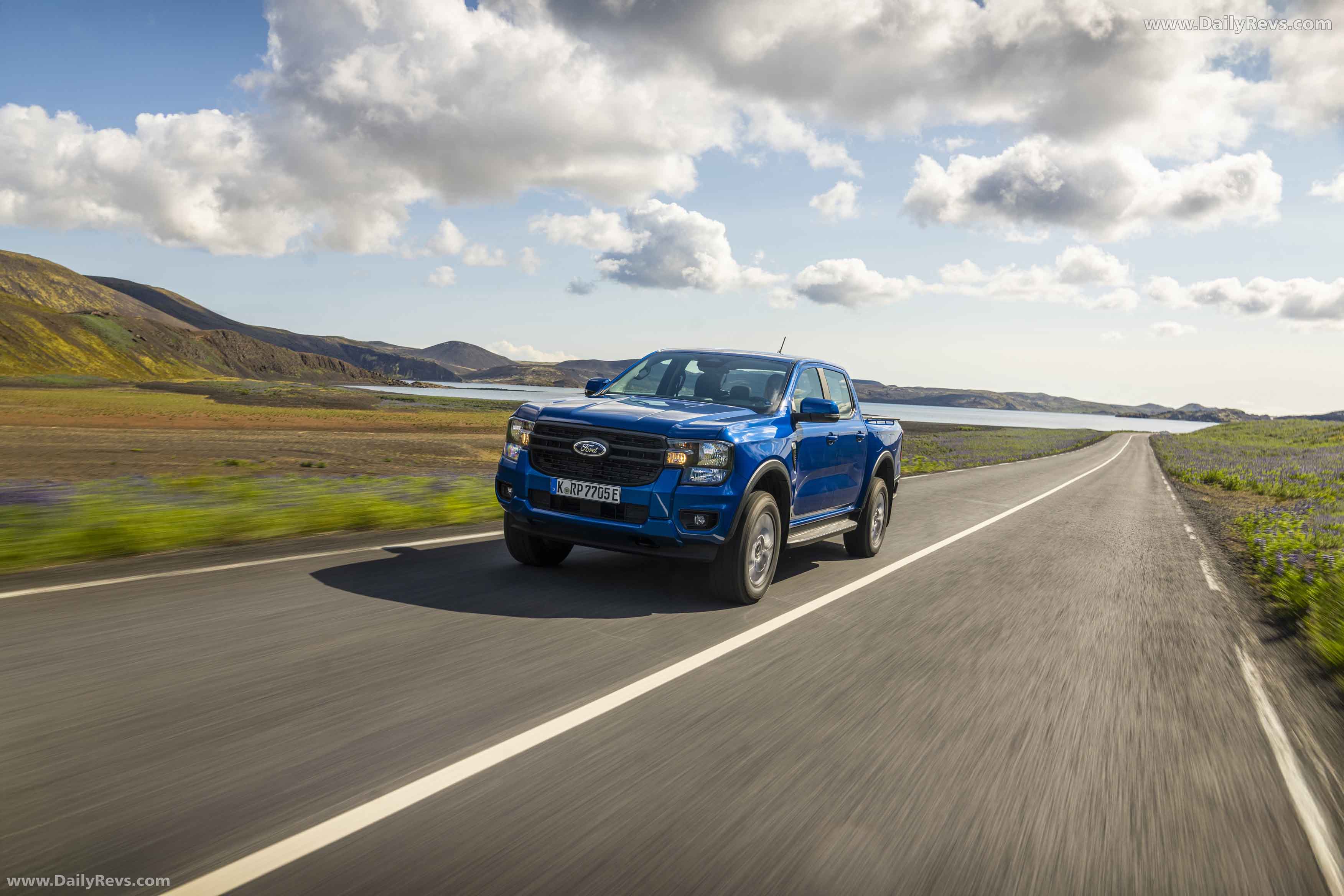 2025 Ford Ranger PHEV XLT Front View