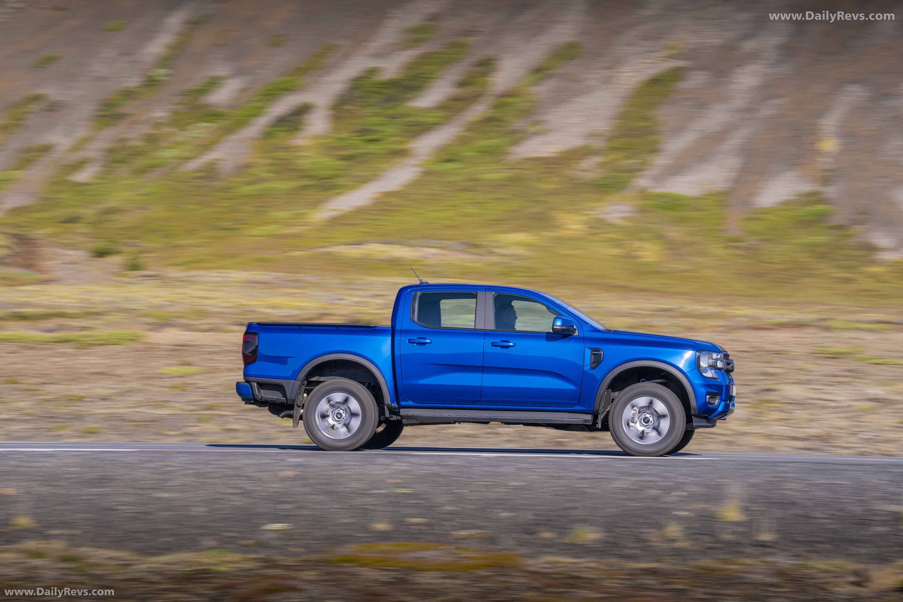 2025 Ford Ranger PHEV XLT Side View