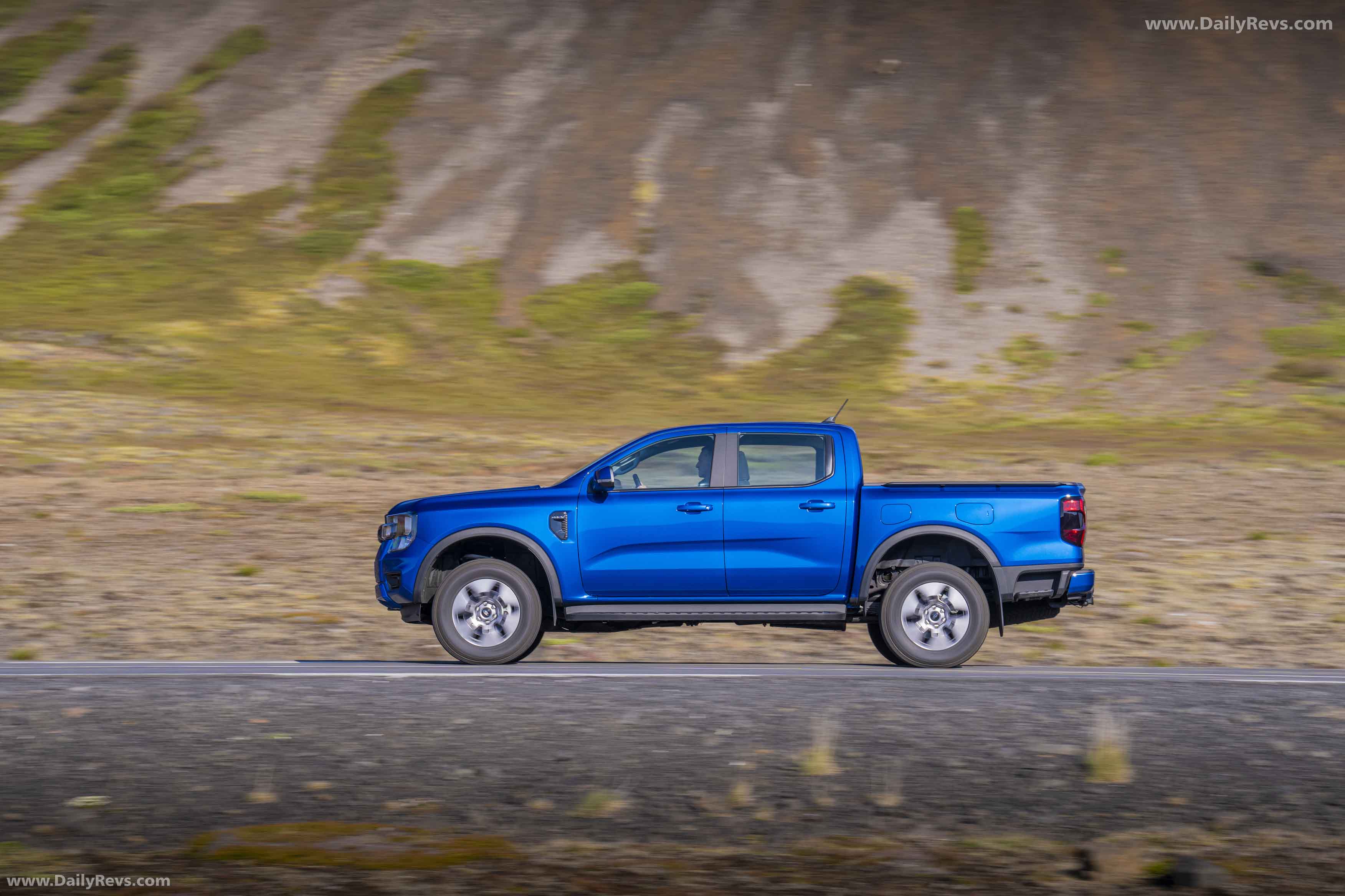 2025 Ford Ranger PHEV XLT Side View