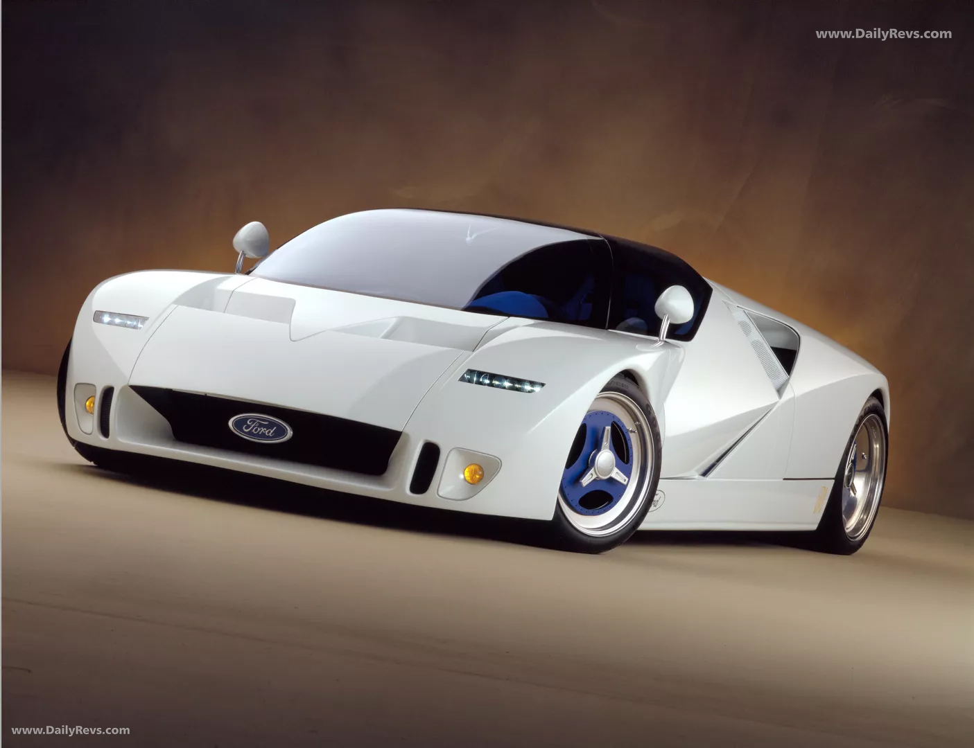 1995 Ford GT90 Concept Front View