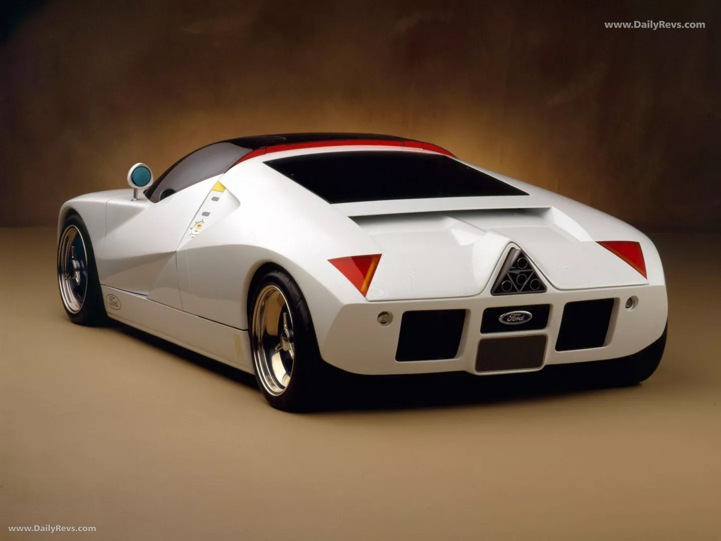 1995 Ford GT90 Concept Rear View