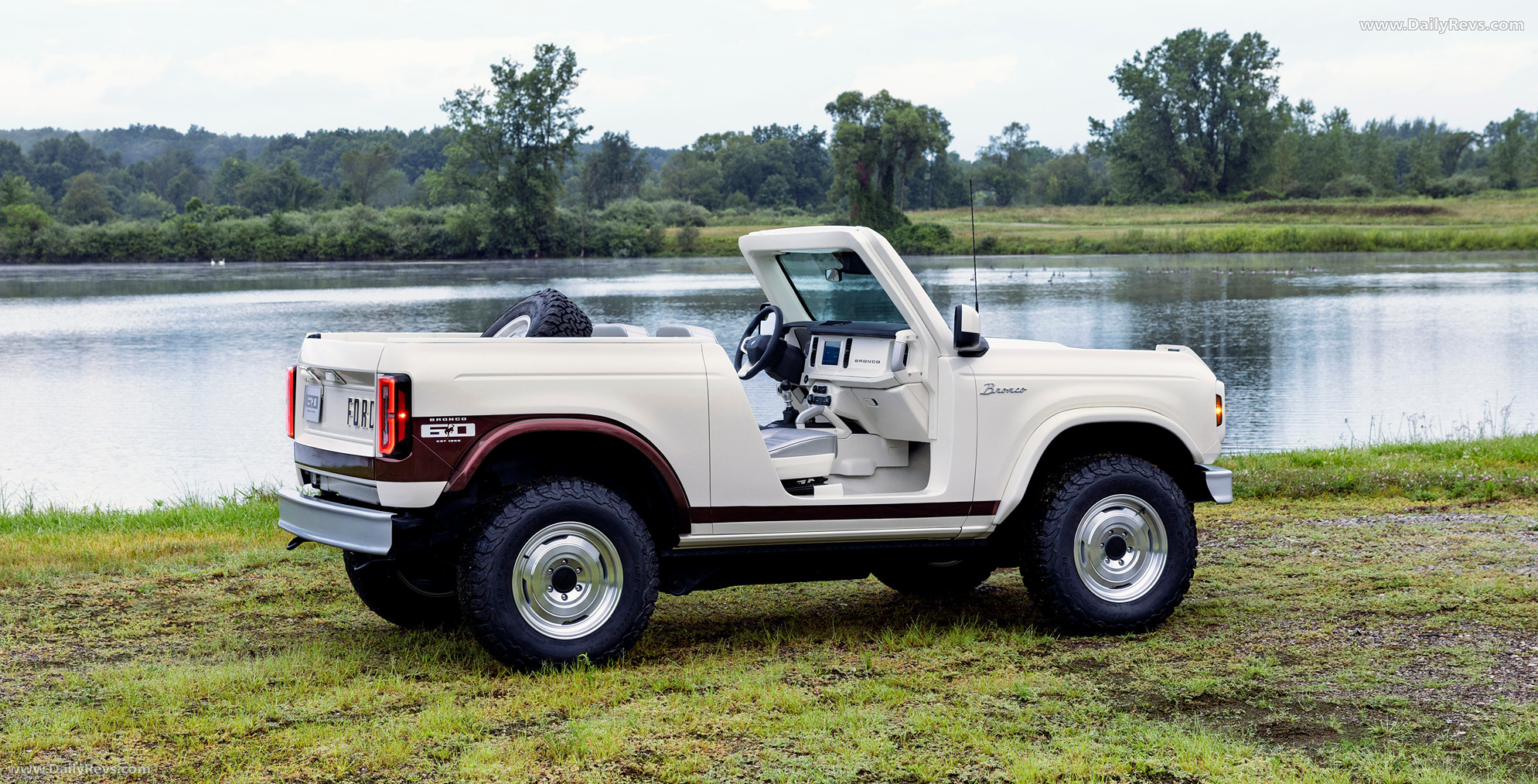2025 Ford Bronco Roadster Concept Side View