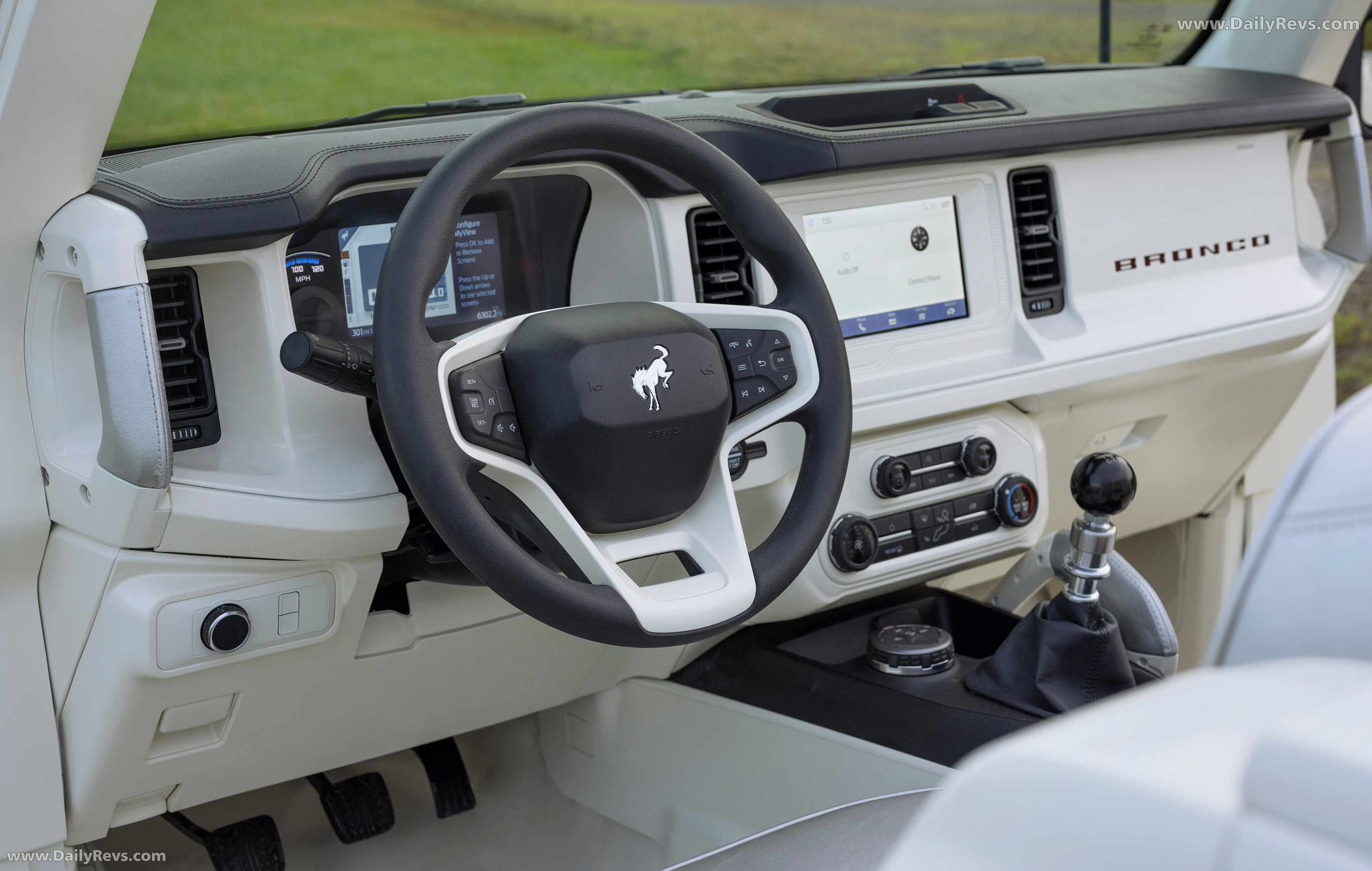 2025 Ford Bronco Roadster Concept Interior