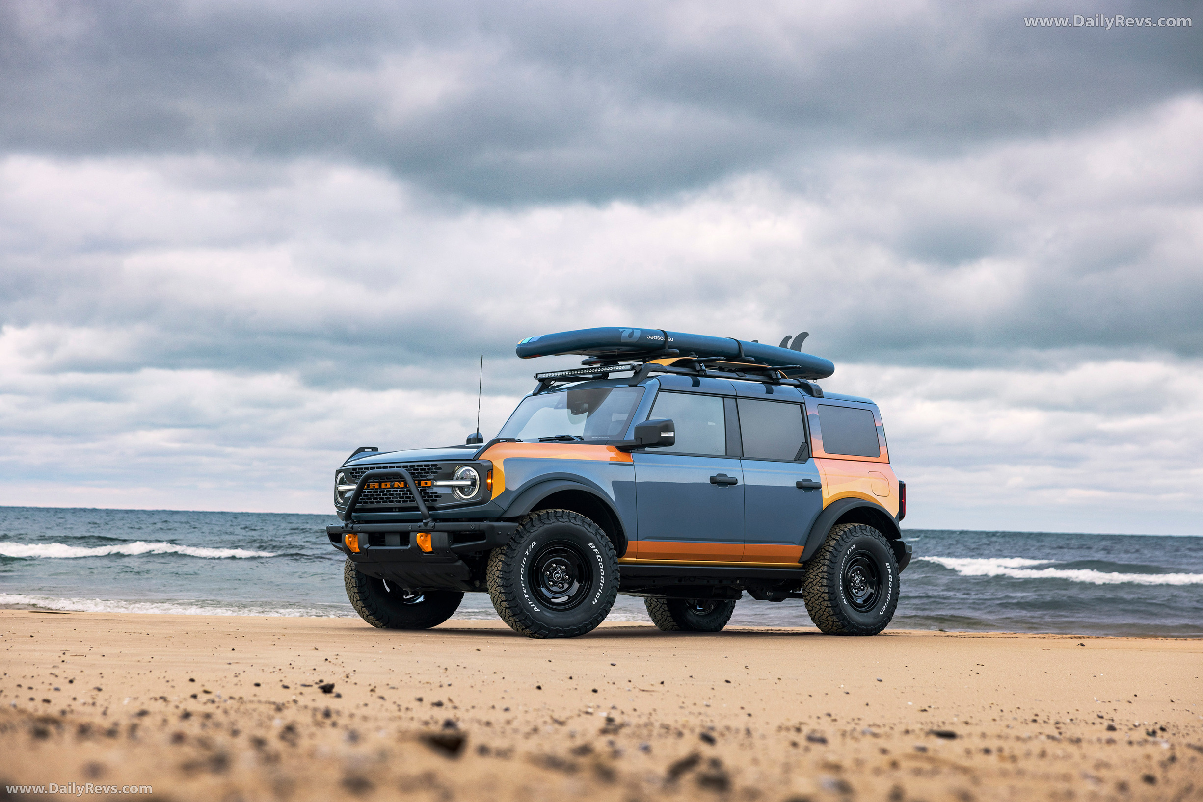 2025 Ford Bronco Silver Lake Dunes Project Front View