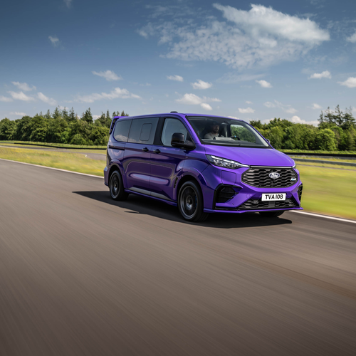 2026 Ford E-Tourneo Custom MS-RT Front View
