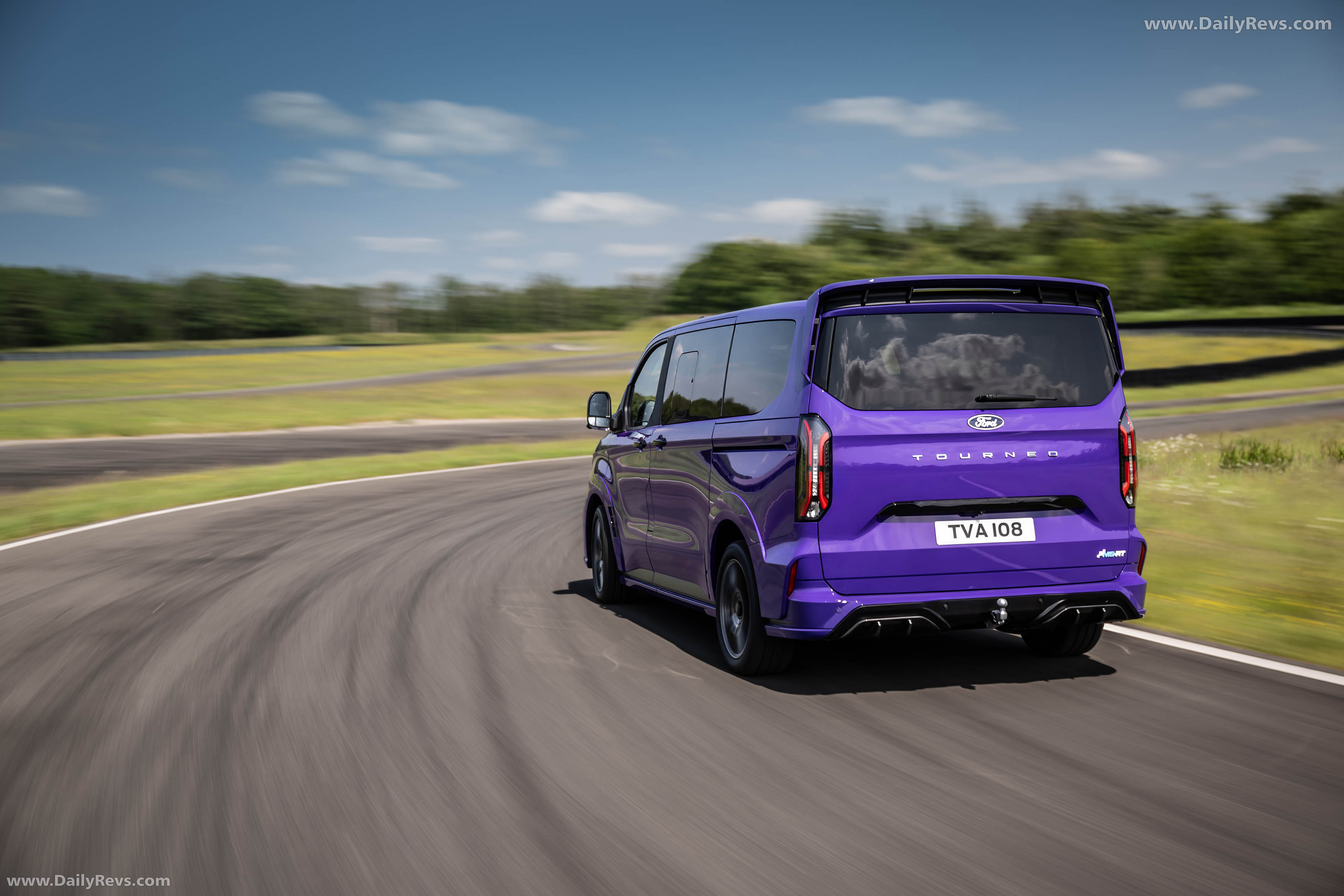 2026 Ford E-Tourneo Custom MS-RT Rear View