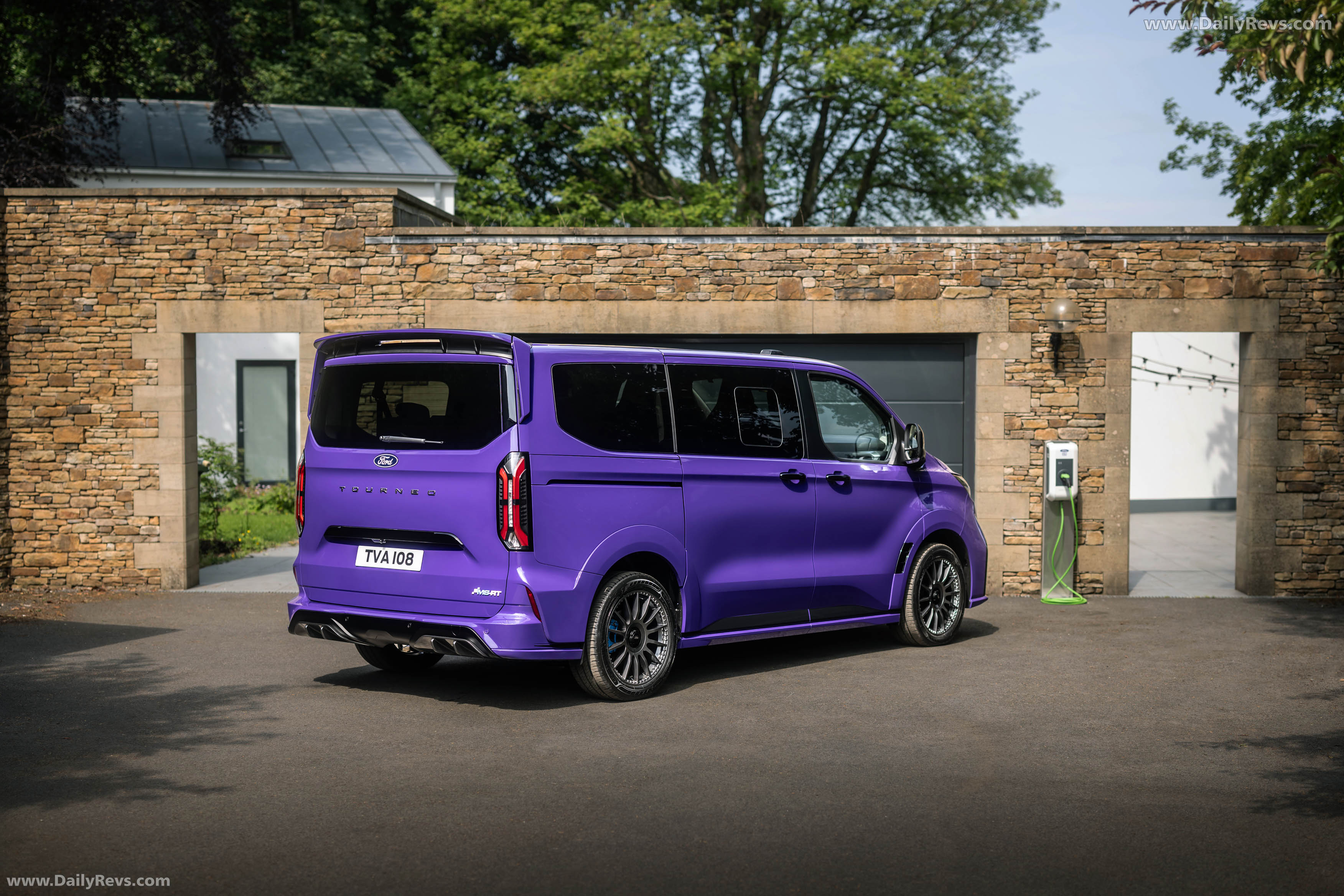 2026 Ford E-Tourneo Custom MS-RT Rear View