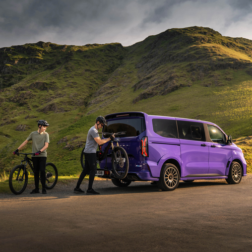 2026 Ford E-Tourneo Custom MS-RT Rear View