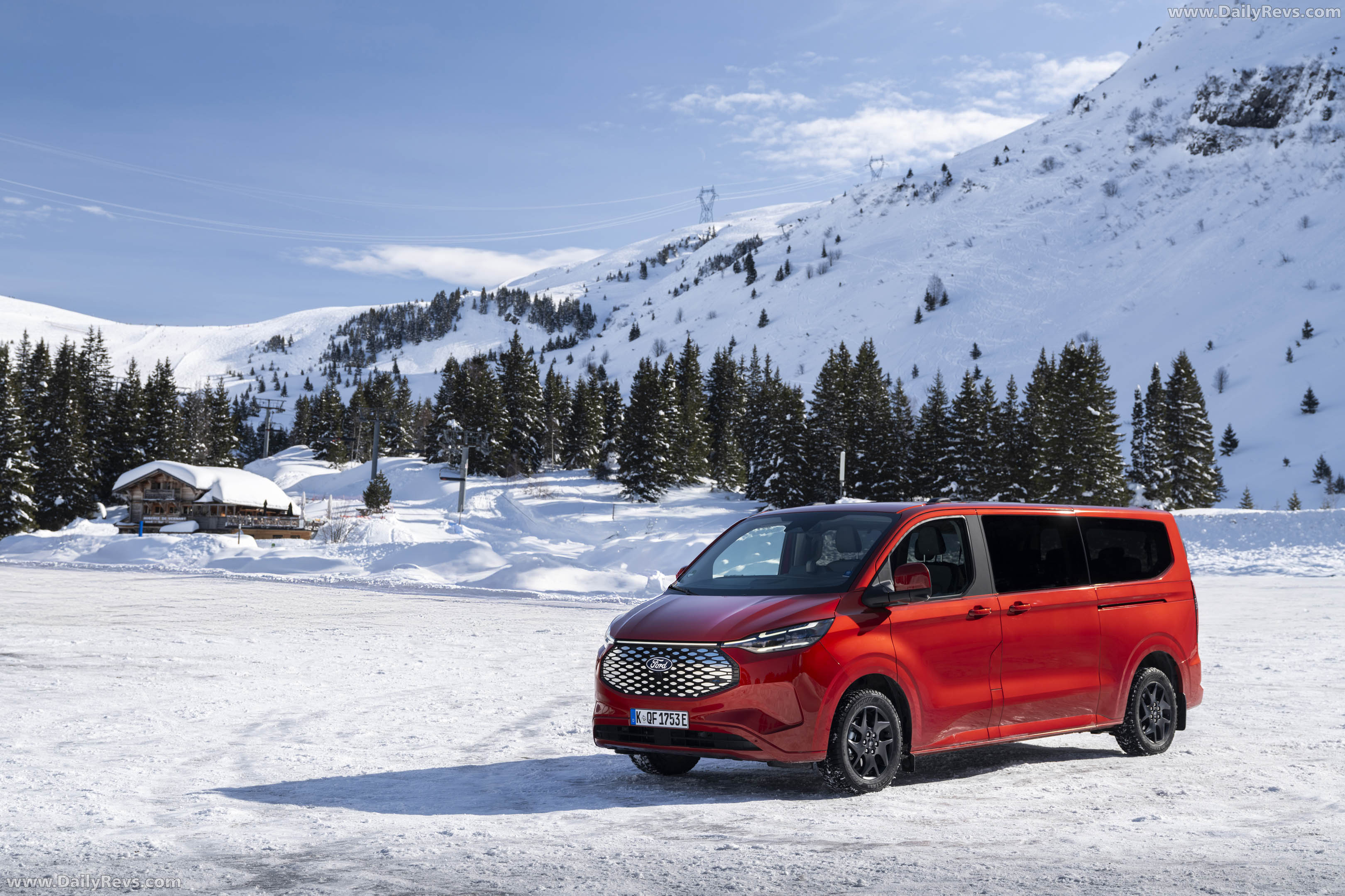 2026 Ford E-Tourneo Custom AWD Front View