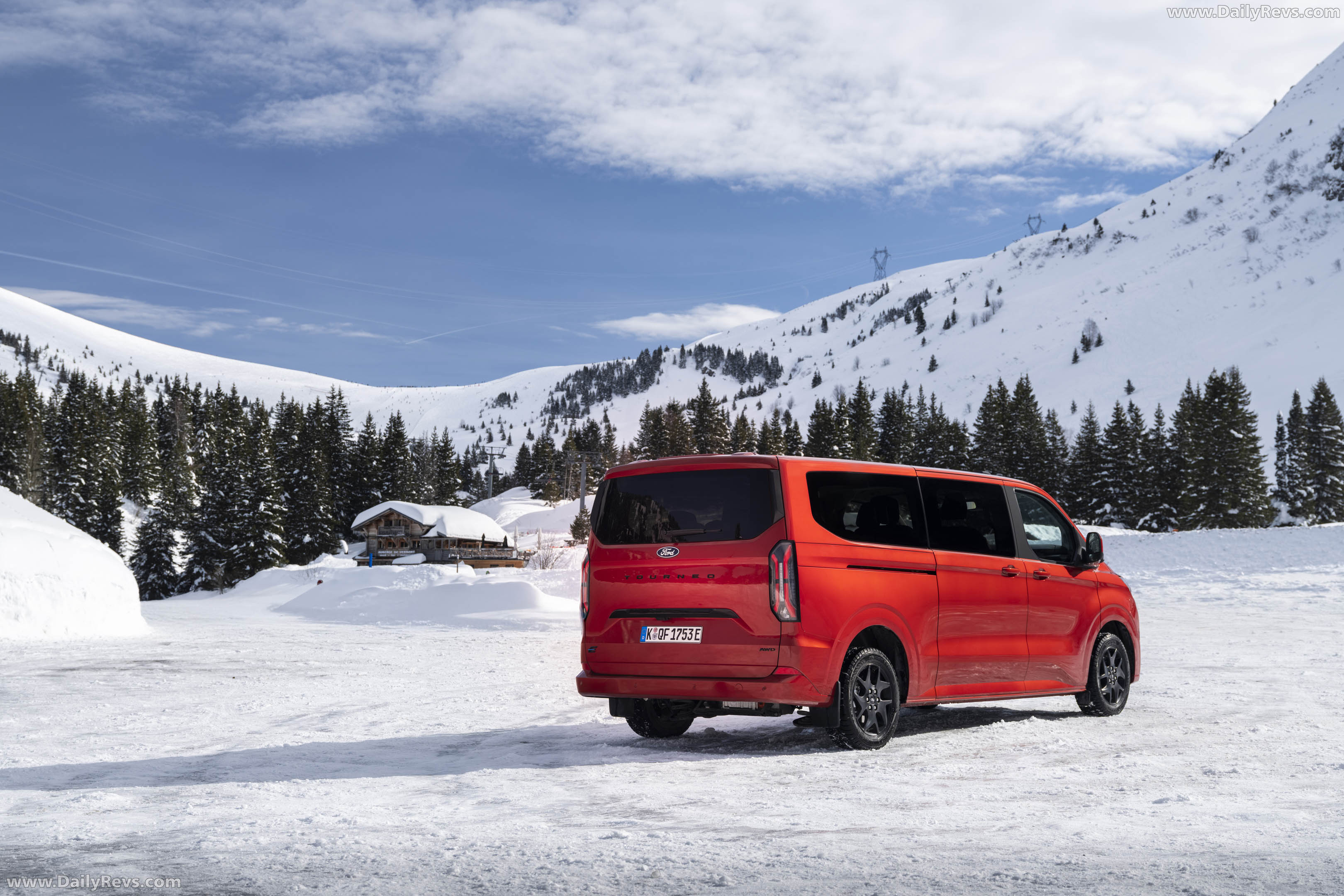 2026 Ford E-Tourneo Custom AWD Rear View