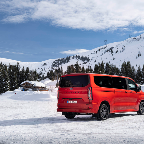 2026 Ford E-Tourneo Custom AWD Rear View