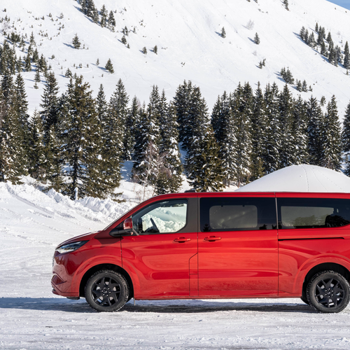 2026 Ford E-Tourneo Custom AWD Side View