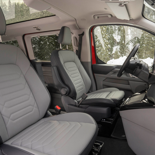 2026 Ford E-Tourneo Custom AWD Interior