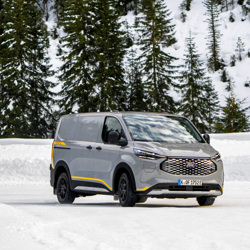 2026 Ford E-Transit Custom AWD Front View