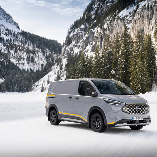 2026 Ford E-Transit Custom AWD Front View