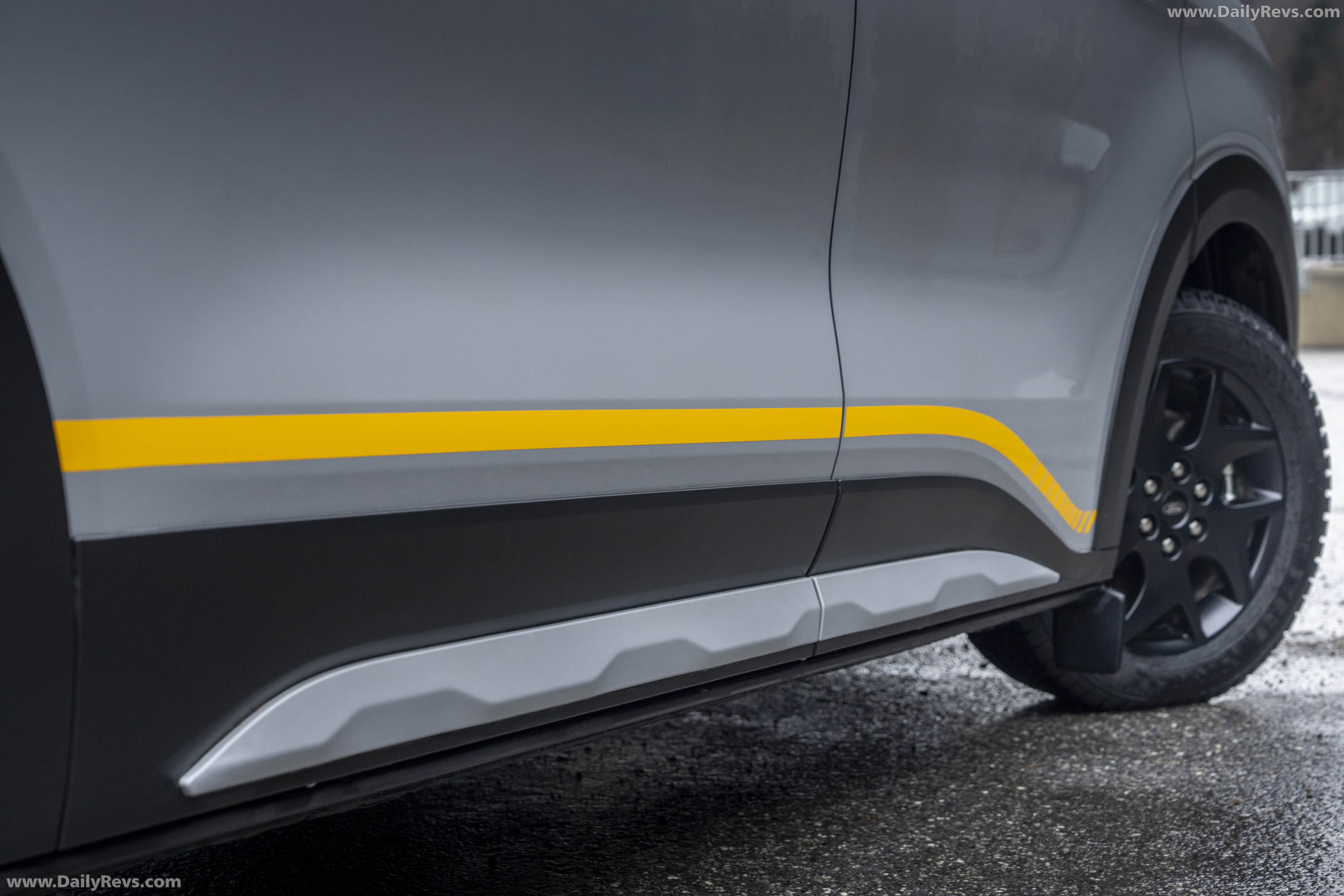 2026 Ford E-Transit Custom AWD Exterior
