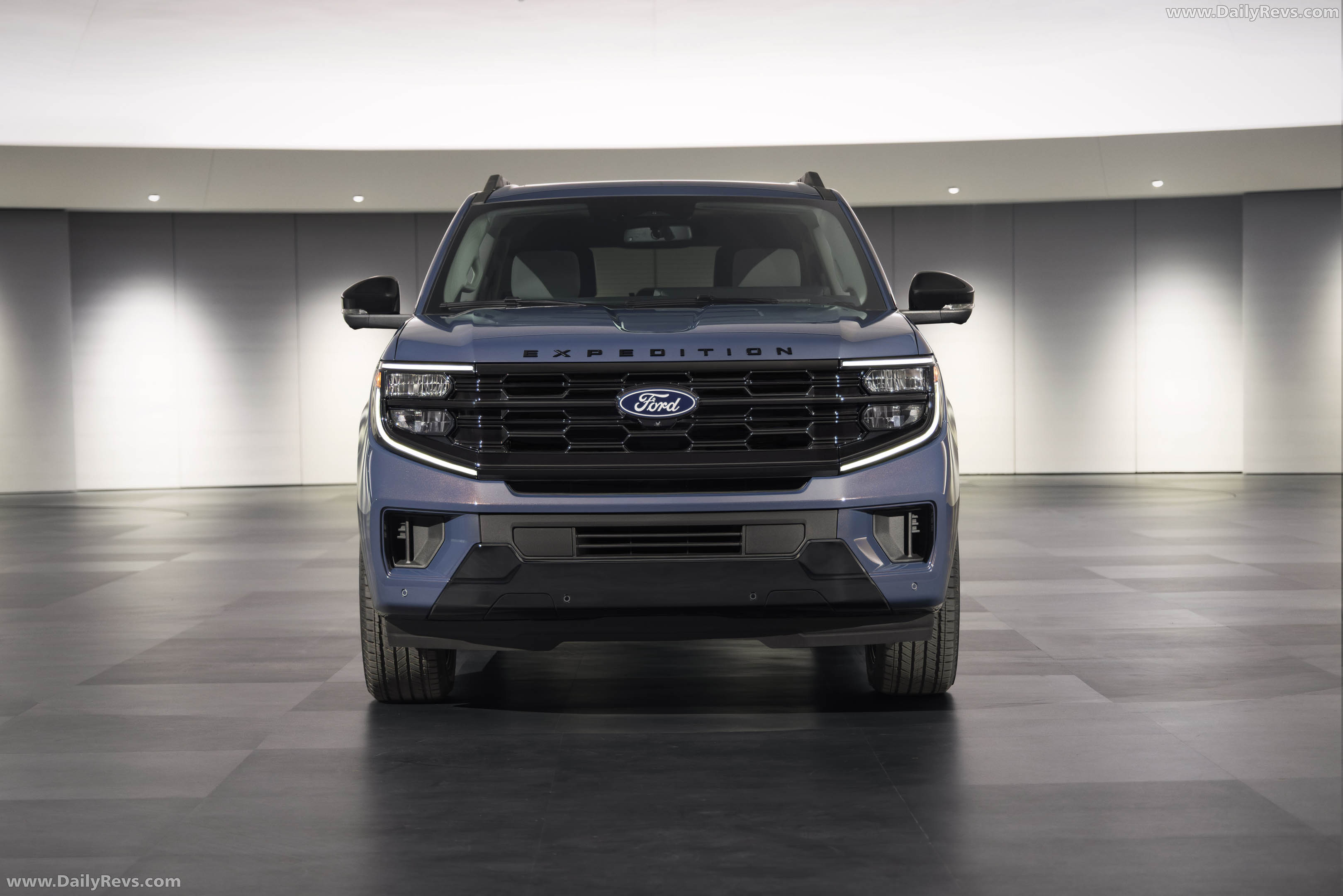 2027 Ford Expedition 30th Anniversary Front View