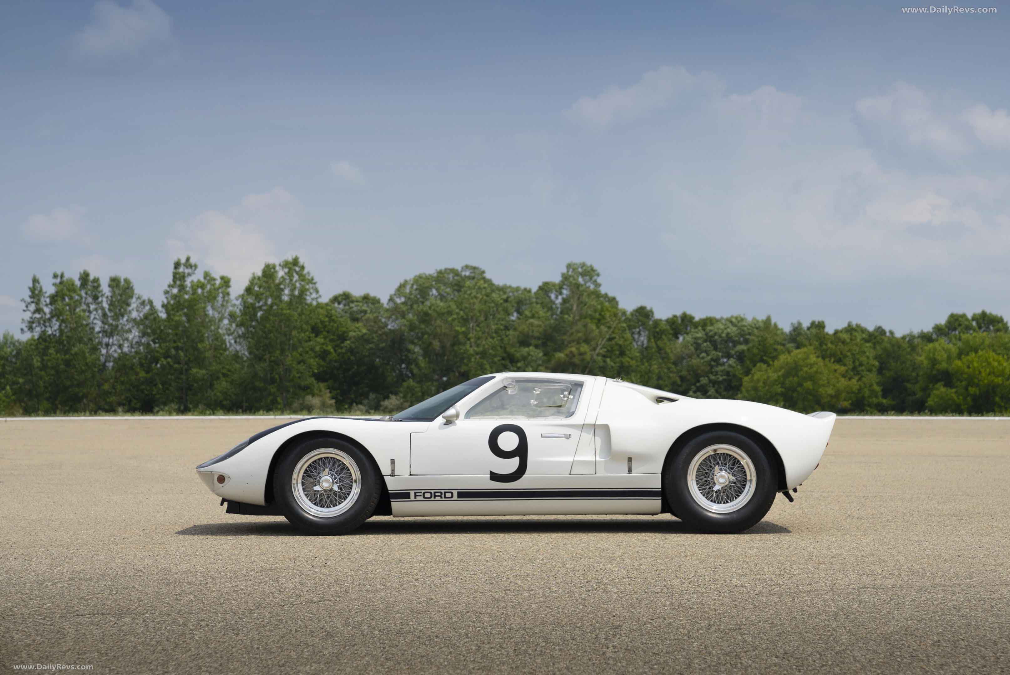 1964 Ford GT Prototype Side View