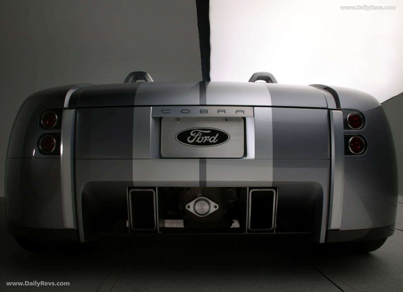2004 Ford Shelby Cobra Concept Rear View