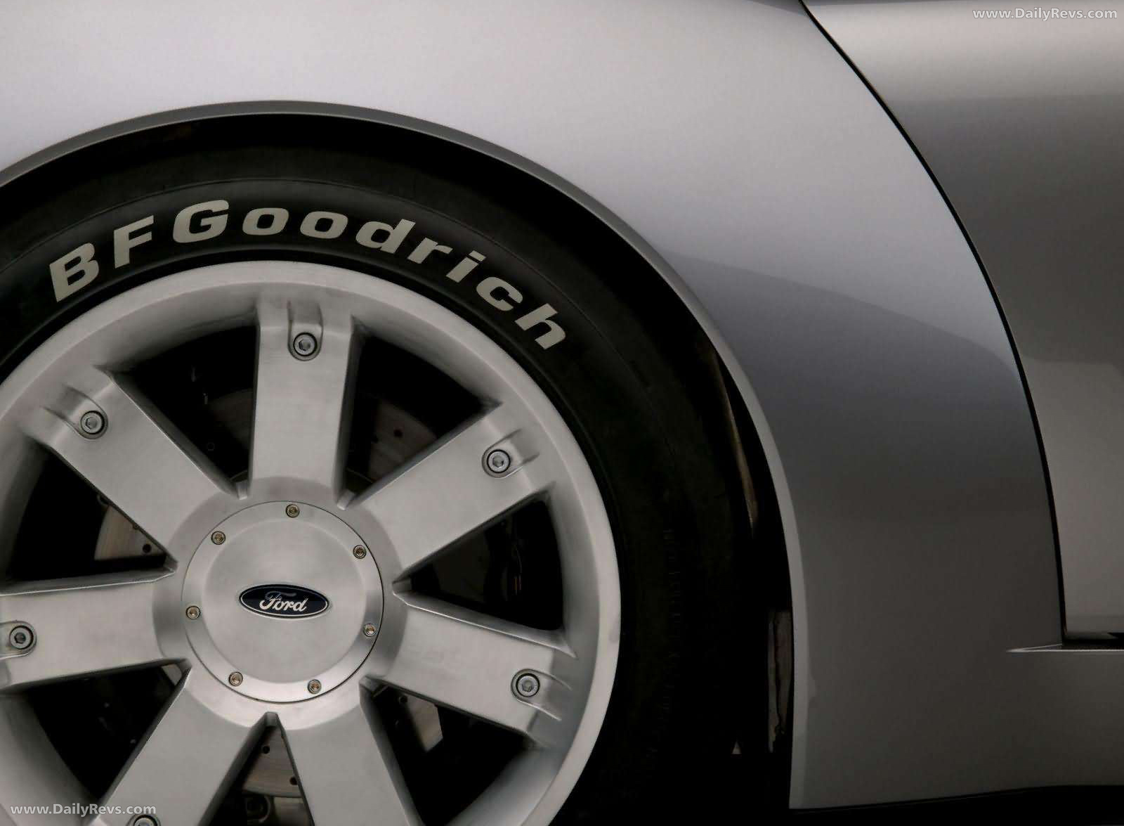 2004 Ford Shelby Cobra Concept Exterior