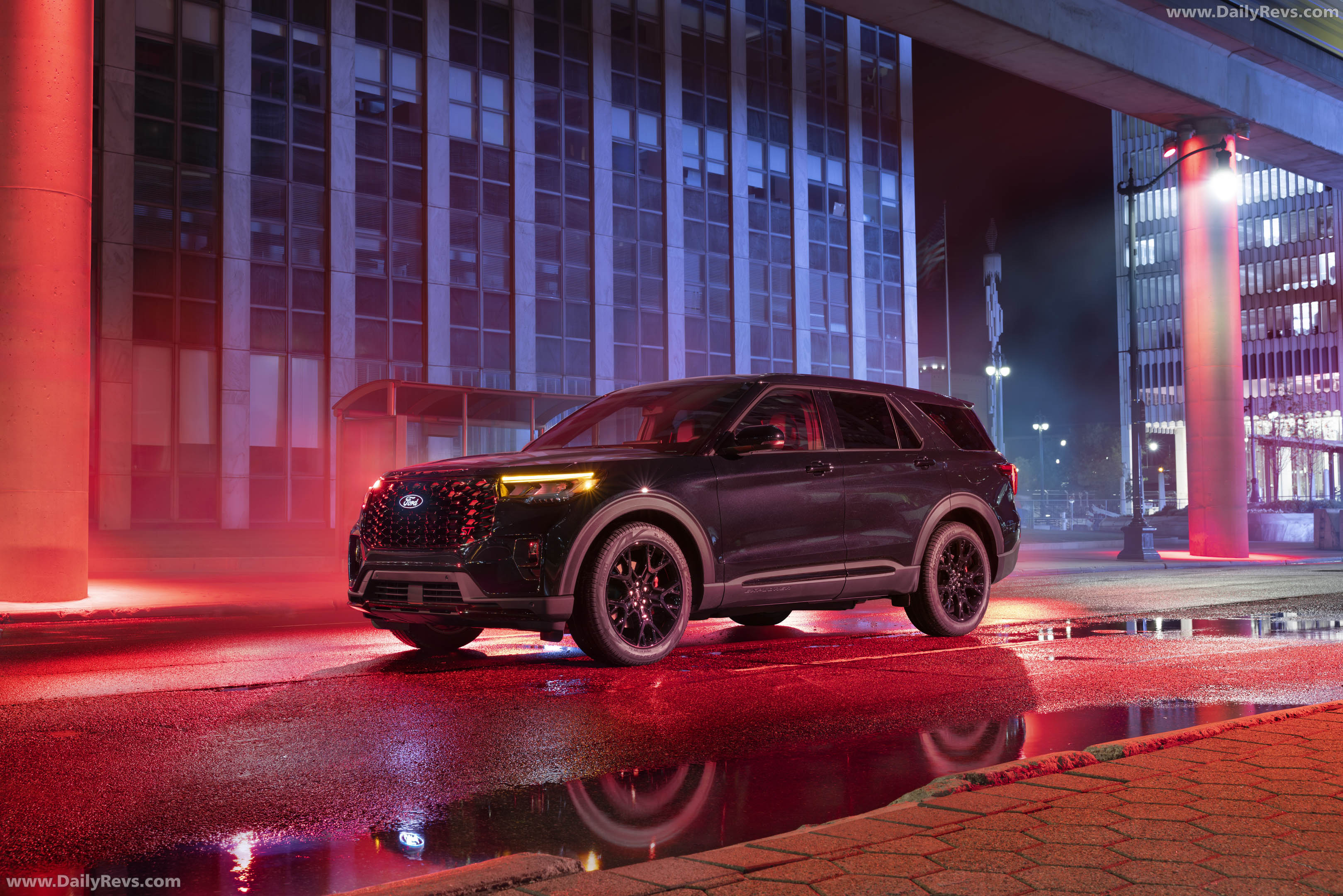 2027 Ford Explorer ST Sinister Package Front View