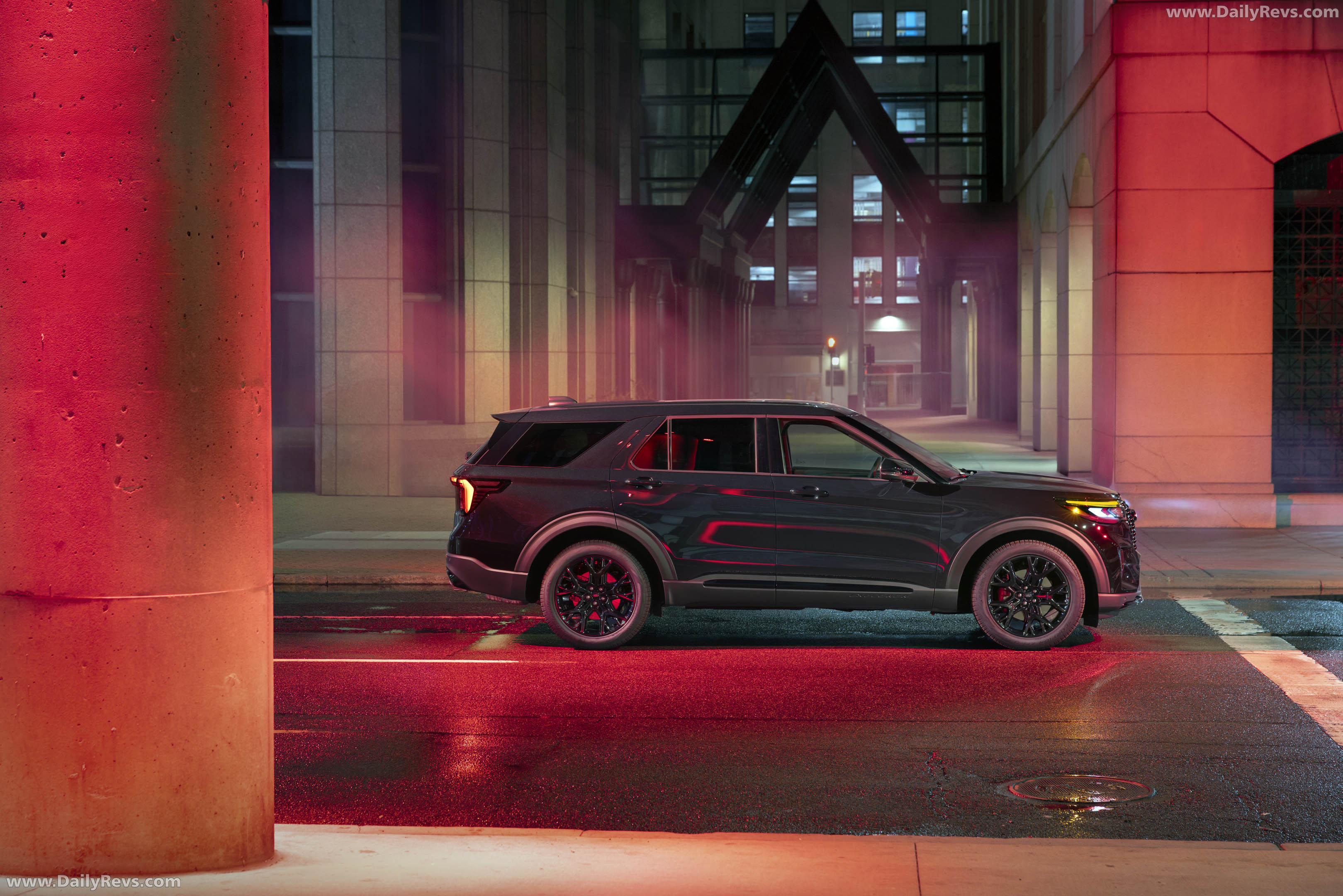2027 Ford Explorer ST Sinister Package Side View