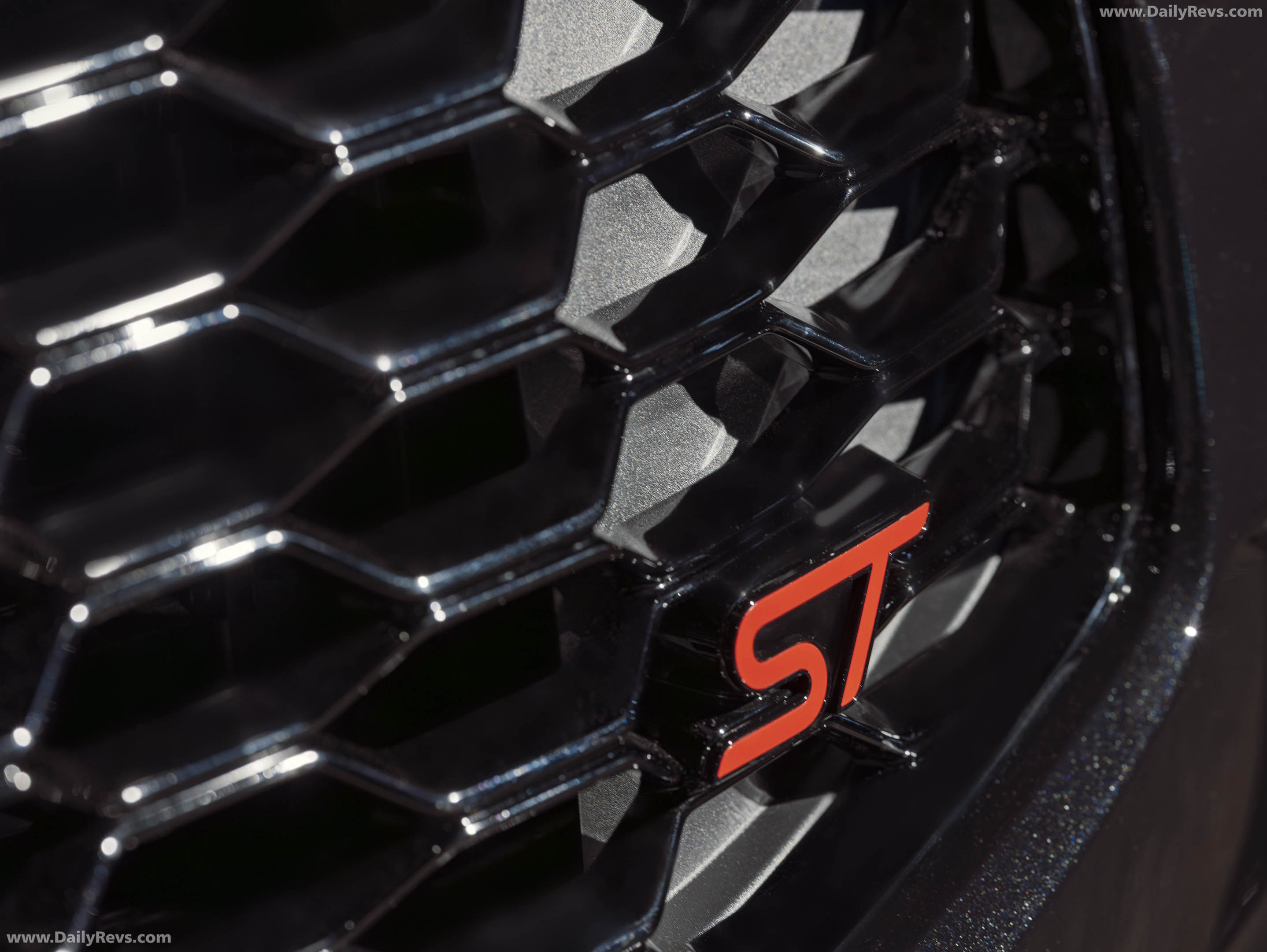 2027 Ford Explorer ST Sinister Package Exterior