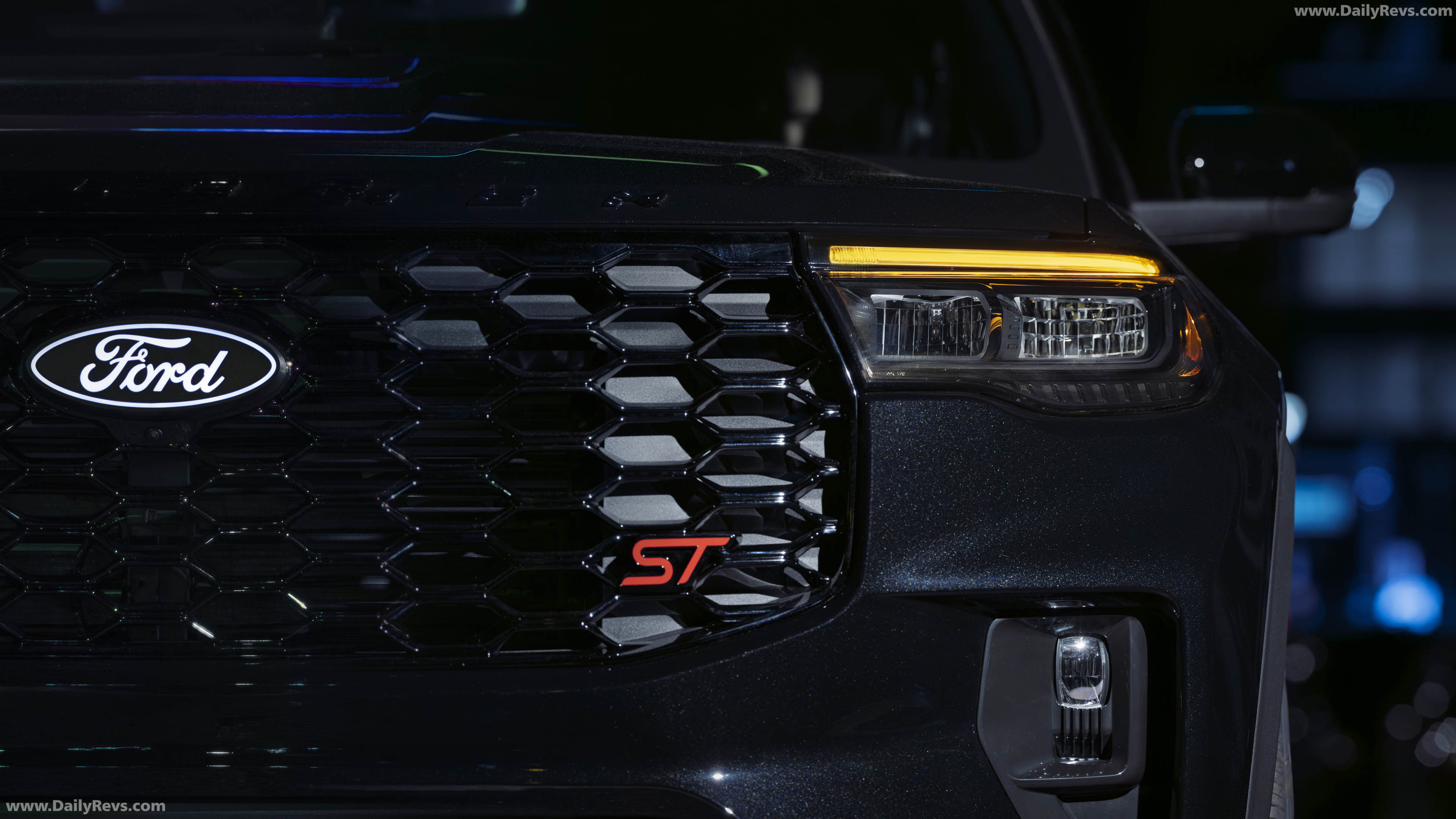 2027 Ford Explorer ST Sinister Package Exterior