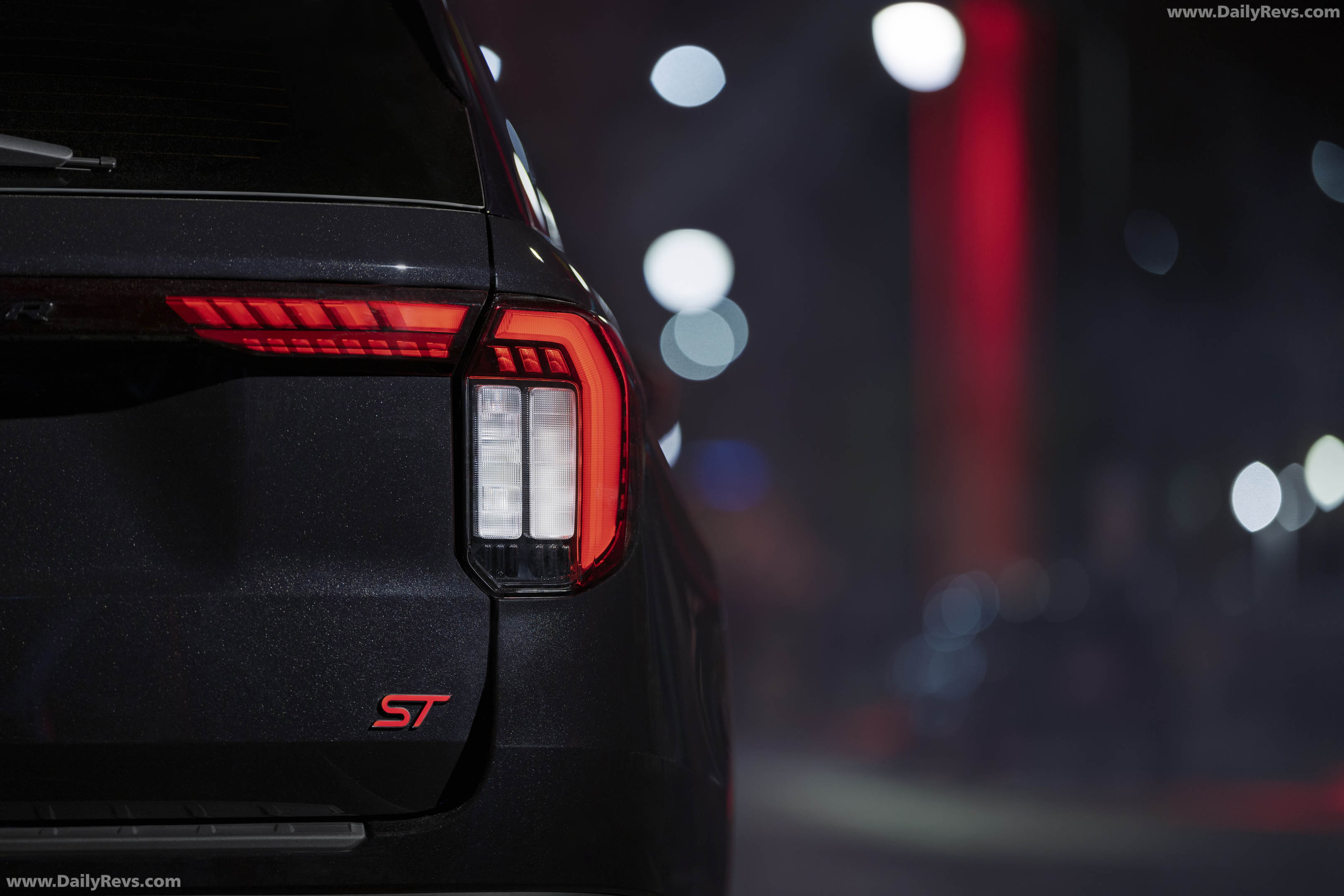 2027 Ford Explorer ST Sinister Package Exterior