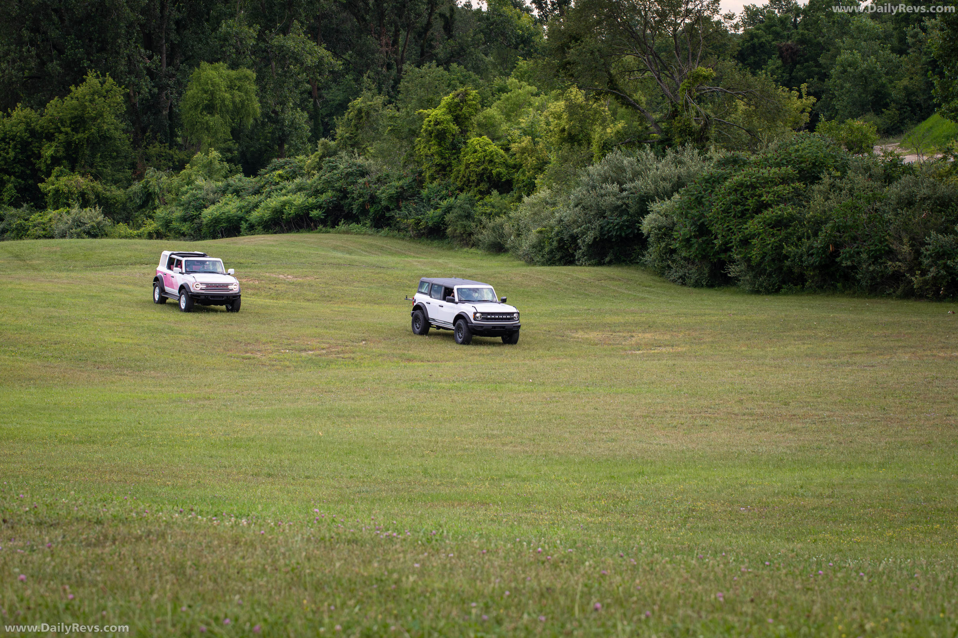 2026 Ford Bronco Desert Rising Edition Front View