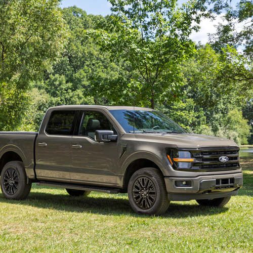 2027 Ford F-150 XLT Front View