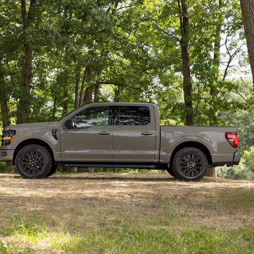 2027 Ford F-150 XLT Side View