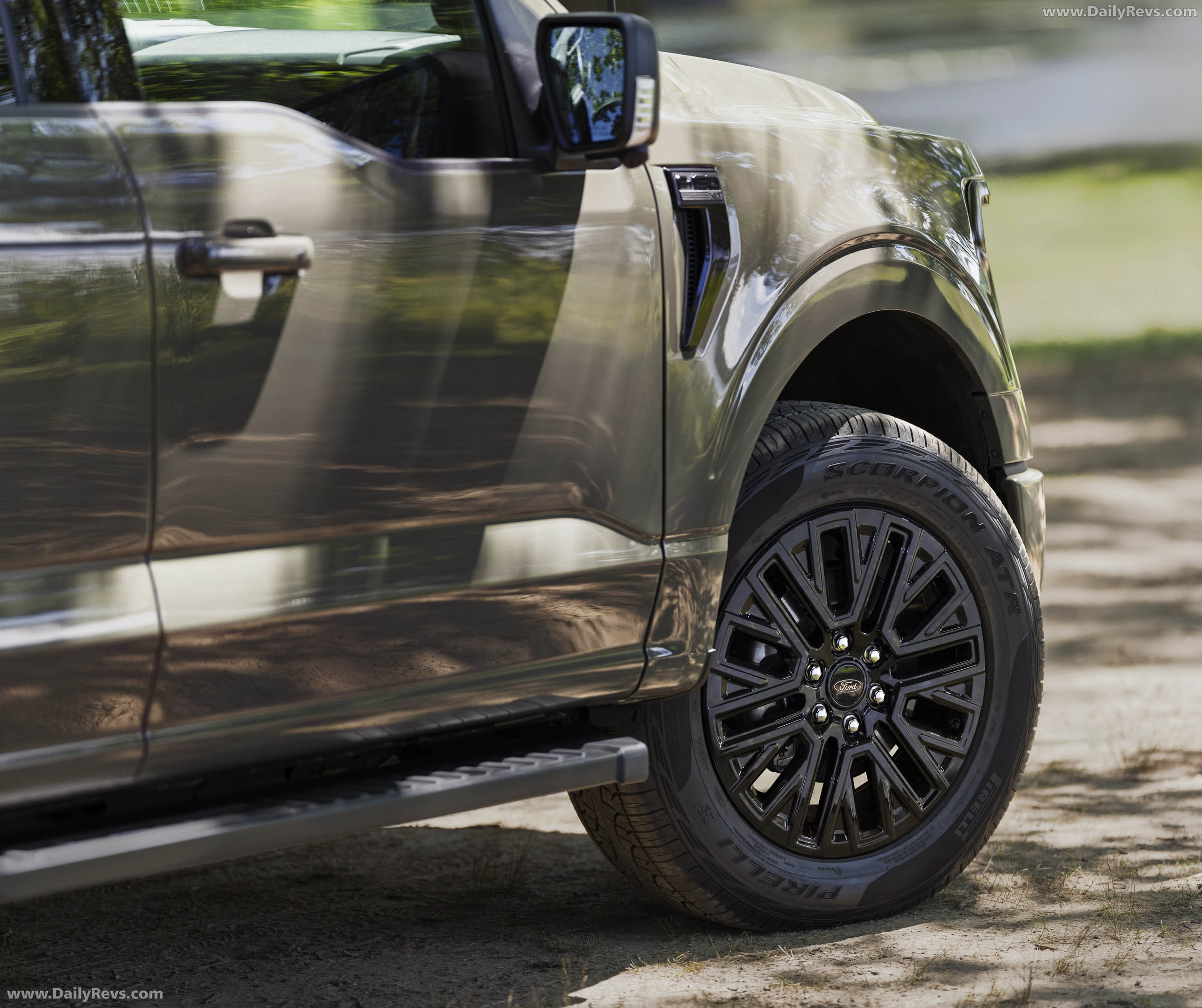 2027 Ford F-150 XLT Exterior