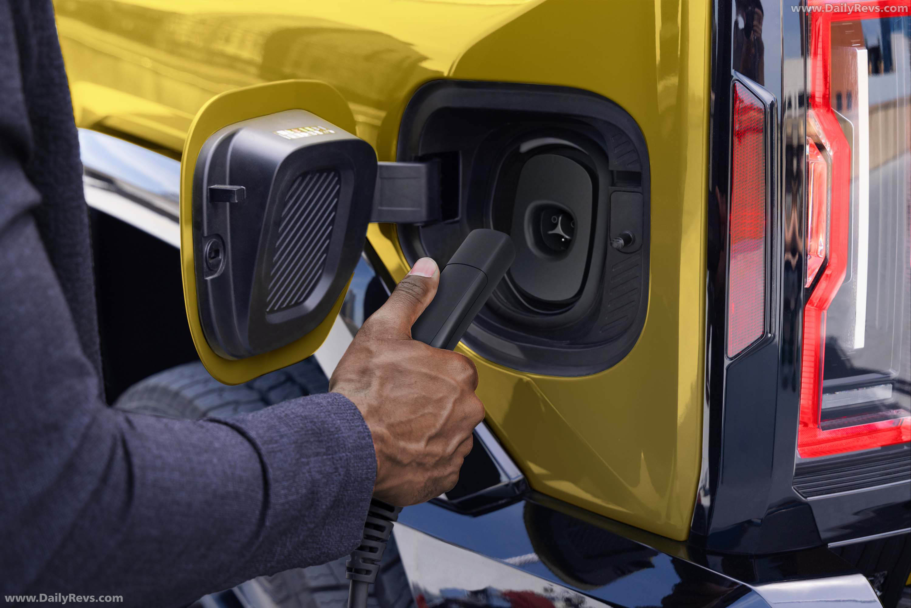 2027 GMC Hummer EV Icon 25 Exterior
