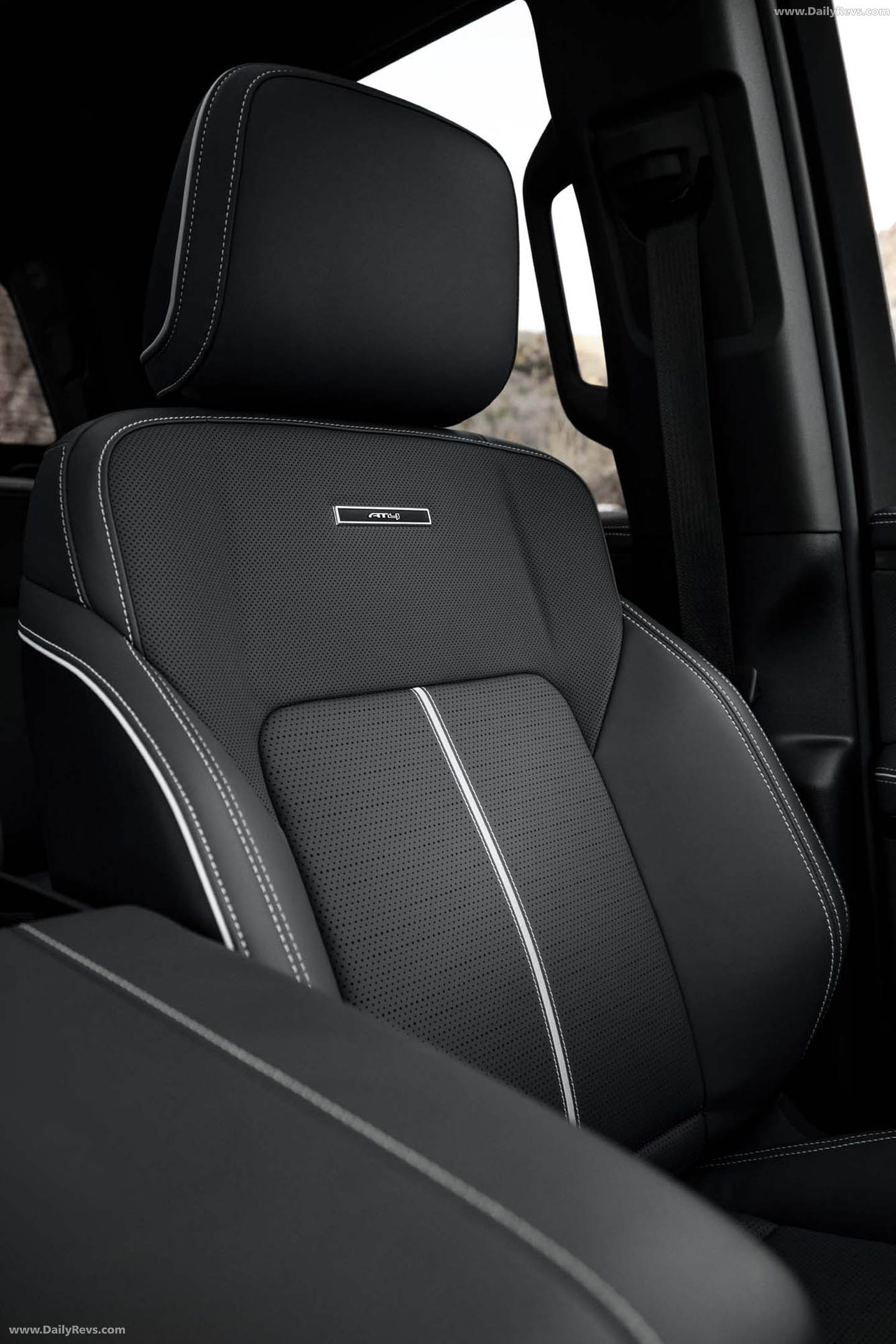 2027 GMC Sierra 1500 AT4 Interior
