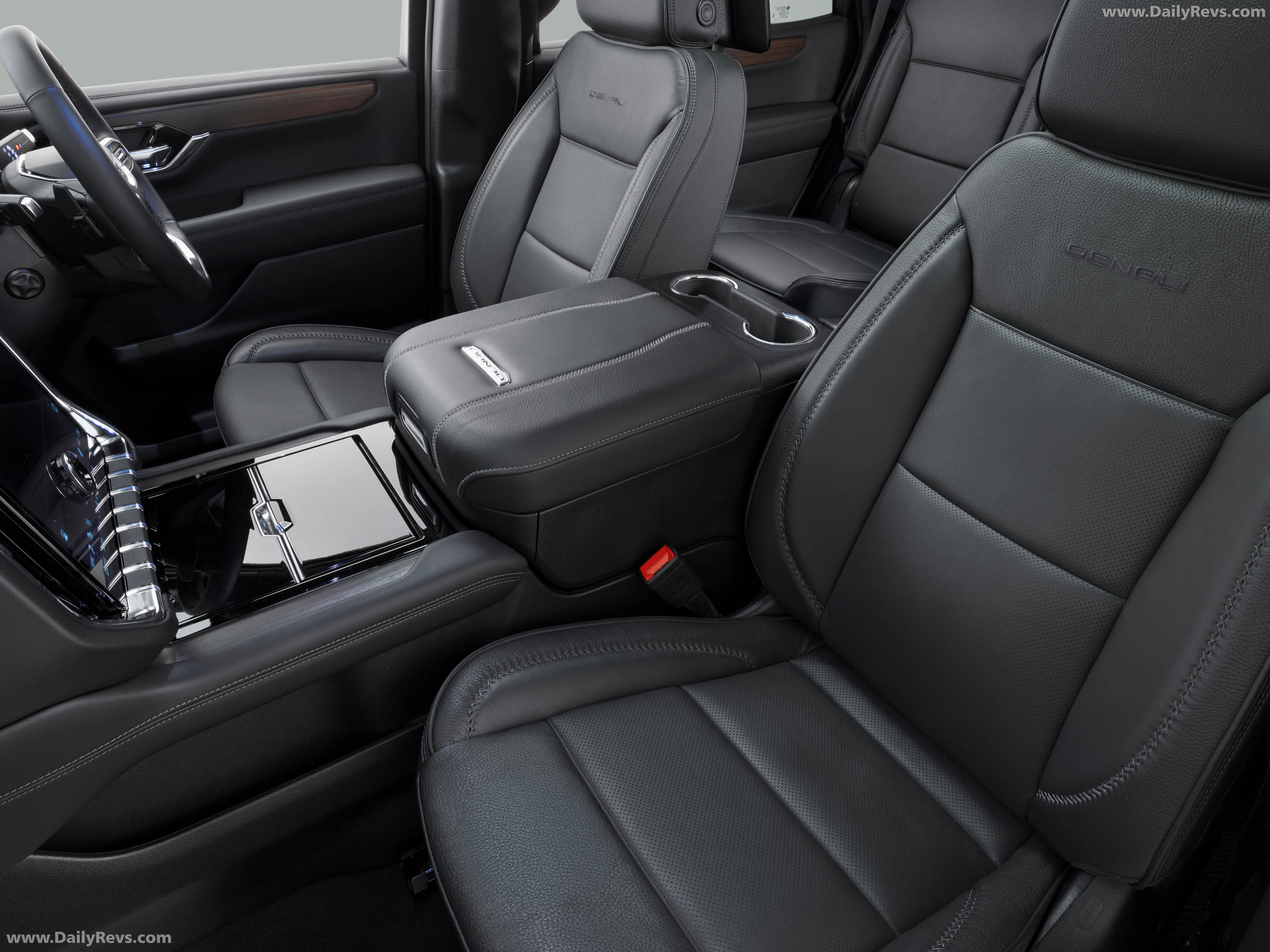 2026 GMC Yukon Denali Signature Black Interior