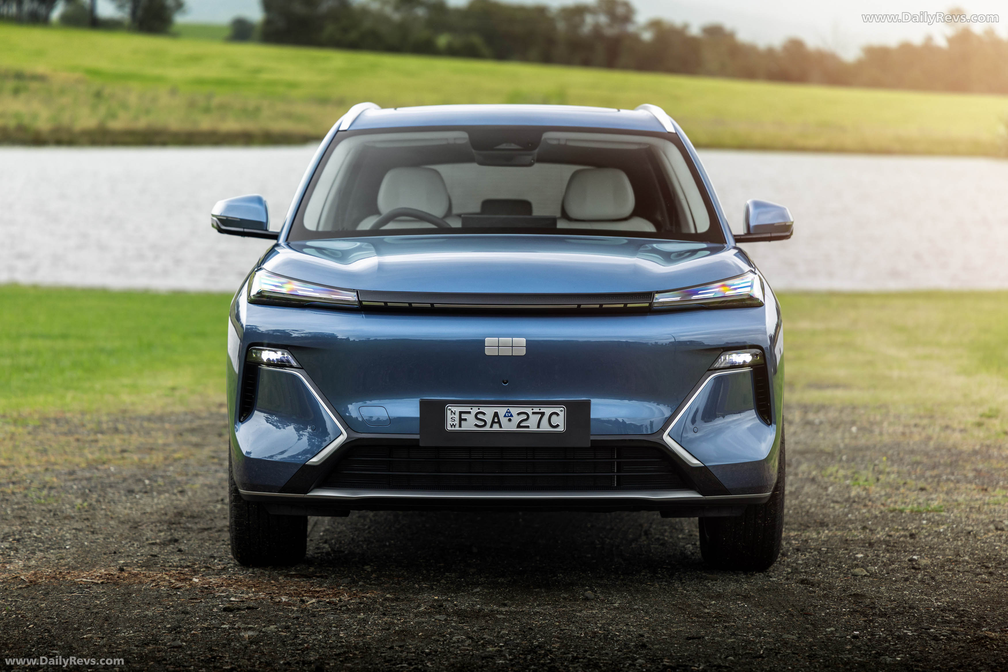 2026 Geely Starray EM-i Glacier Blue Front View