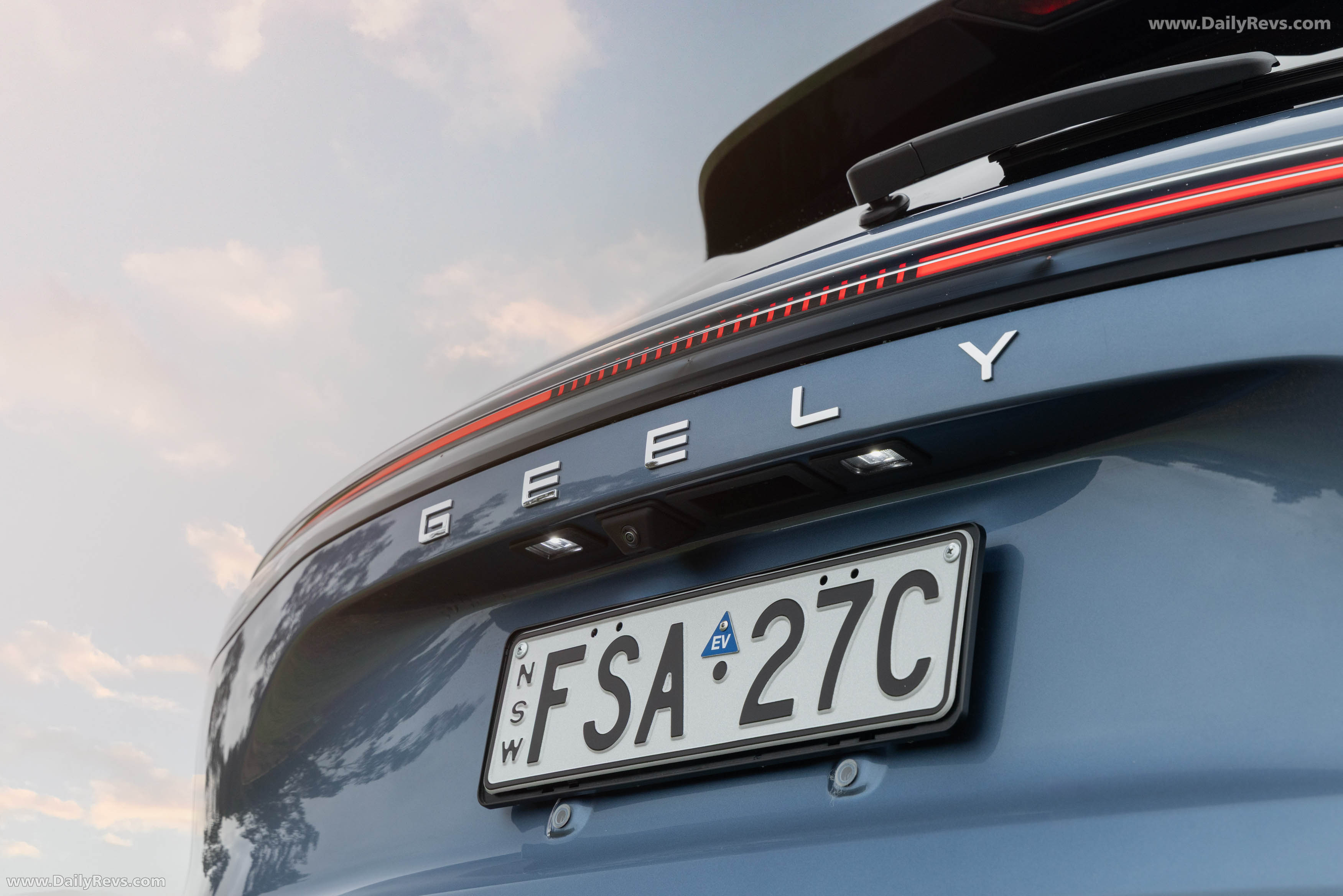 2026 Geely Starray EM-i Glacier Blue Exterior