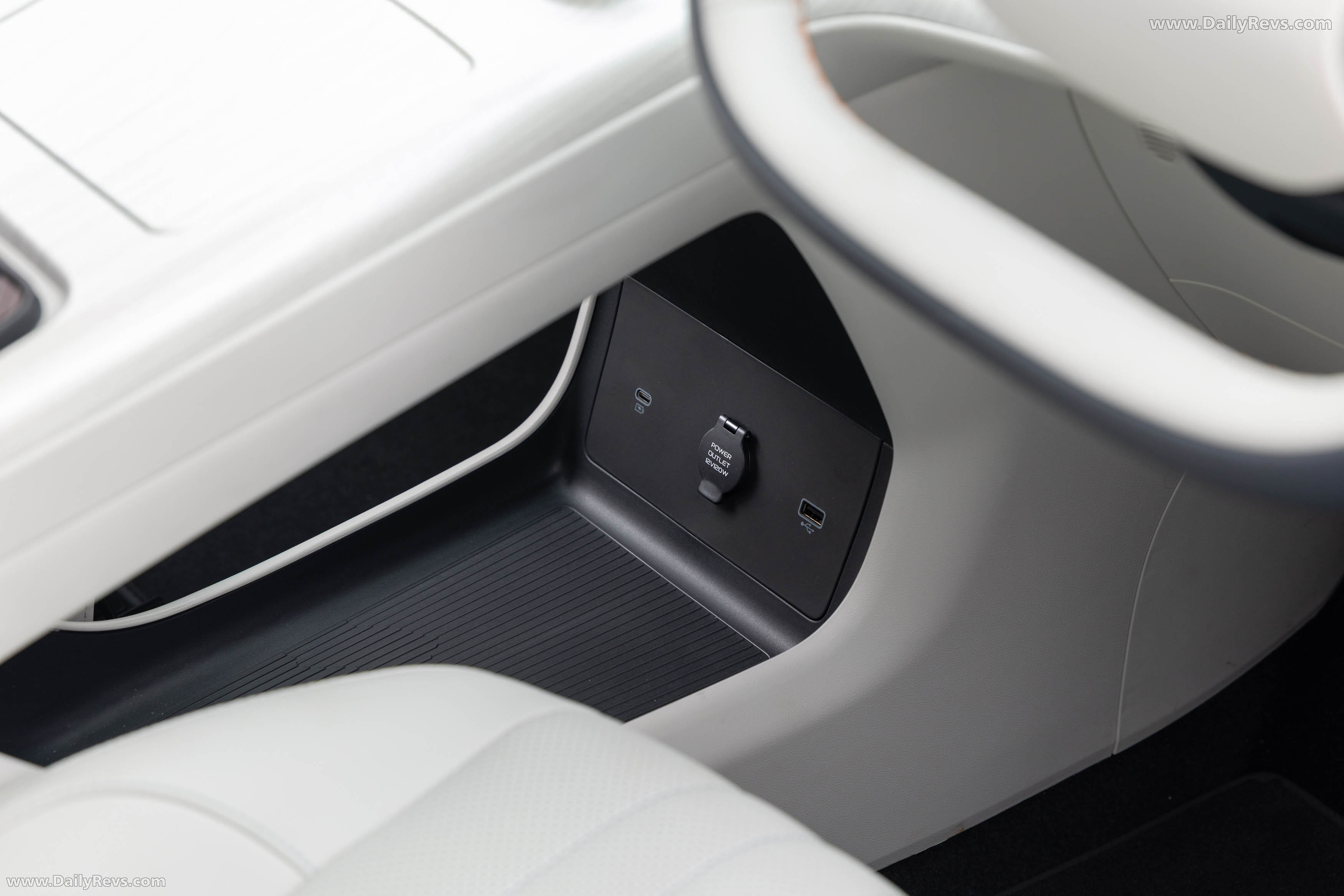 2026 Geely Starray EM-i Glacier Blue Interior