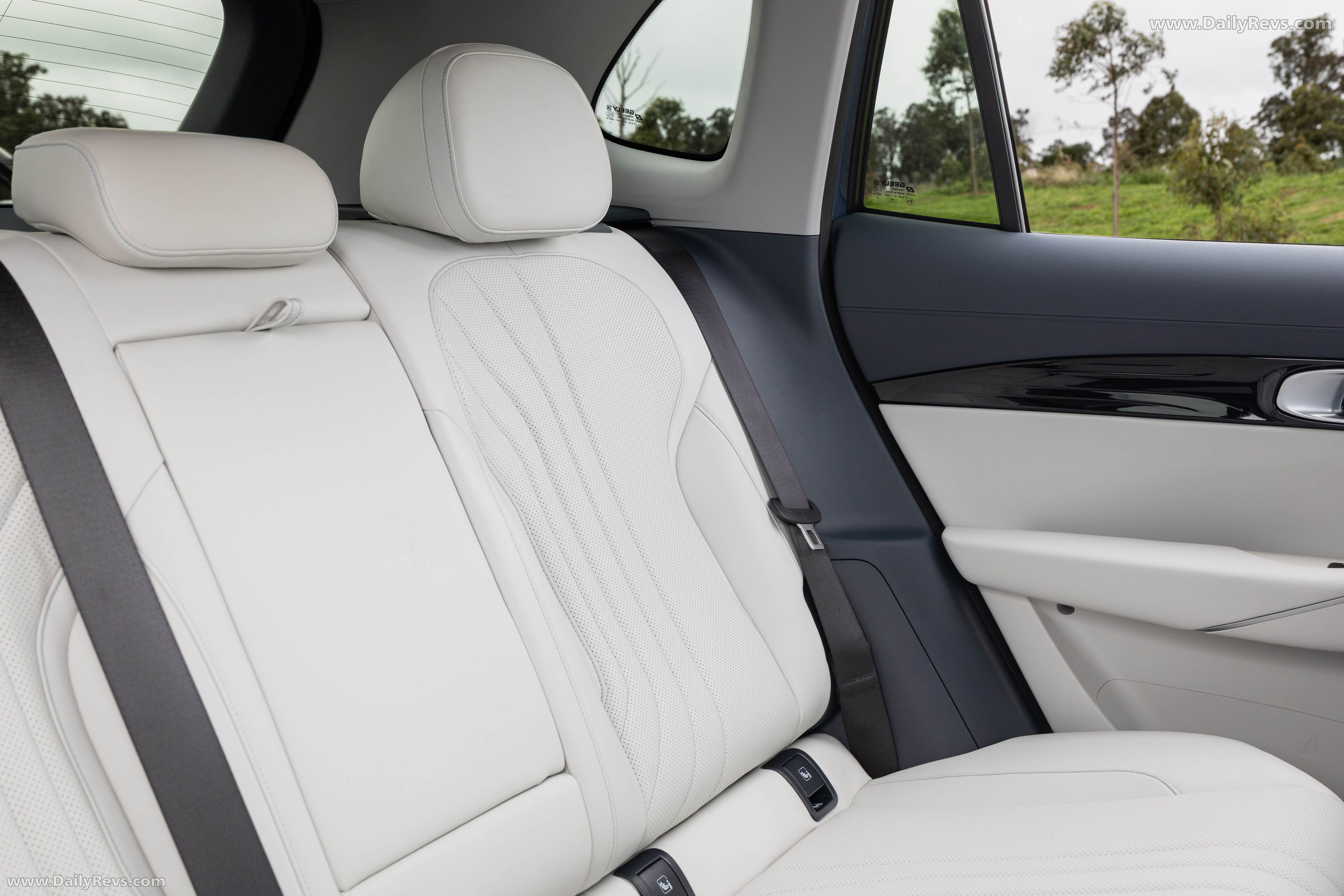 2026 Geely Starray EM-i Glacier Blue Interior
