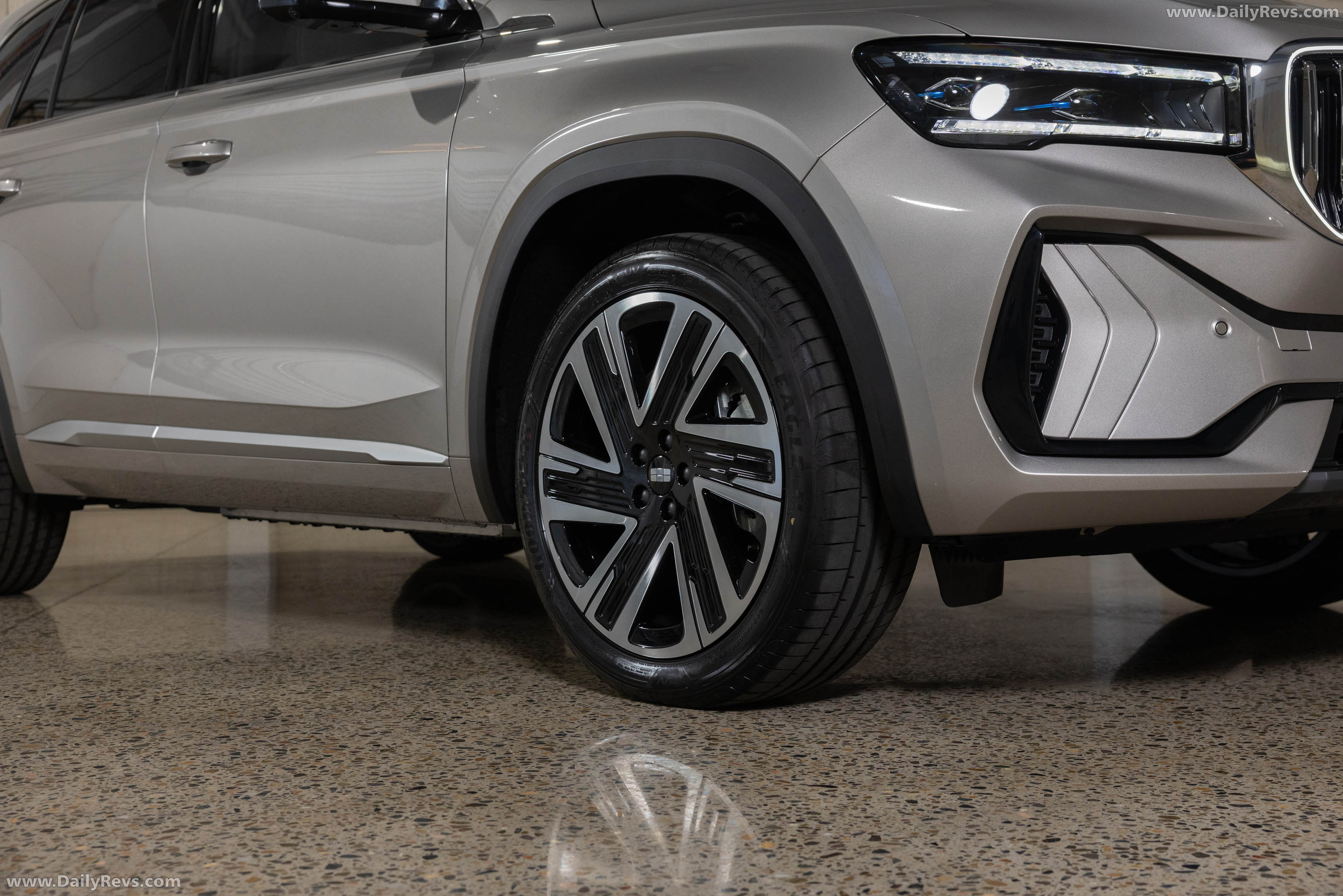 2027 Geely Monjaro EM-i Exterior