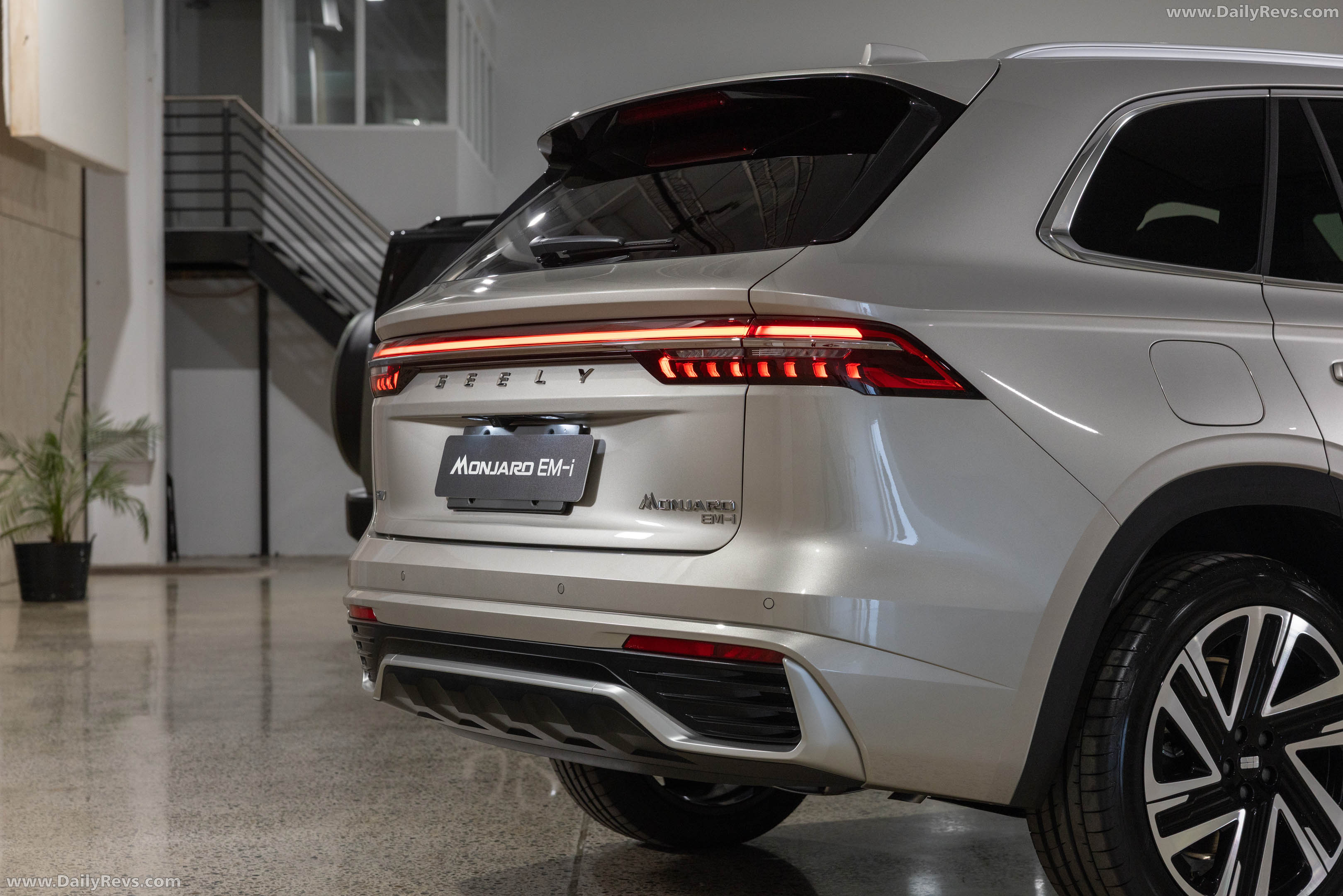 2027 Geely Monjaro EM-i Exterior