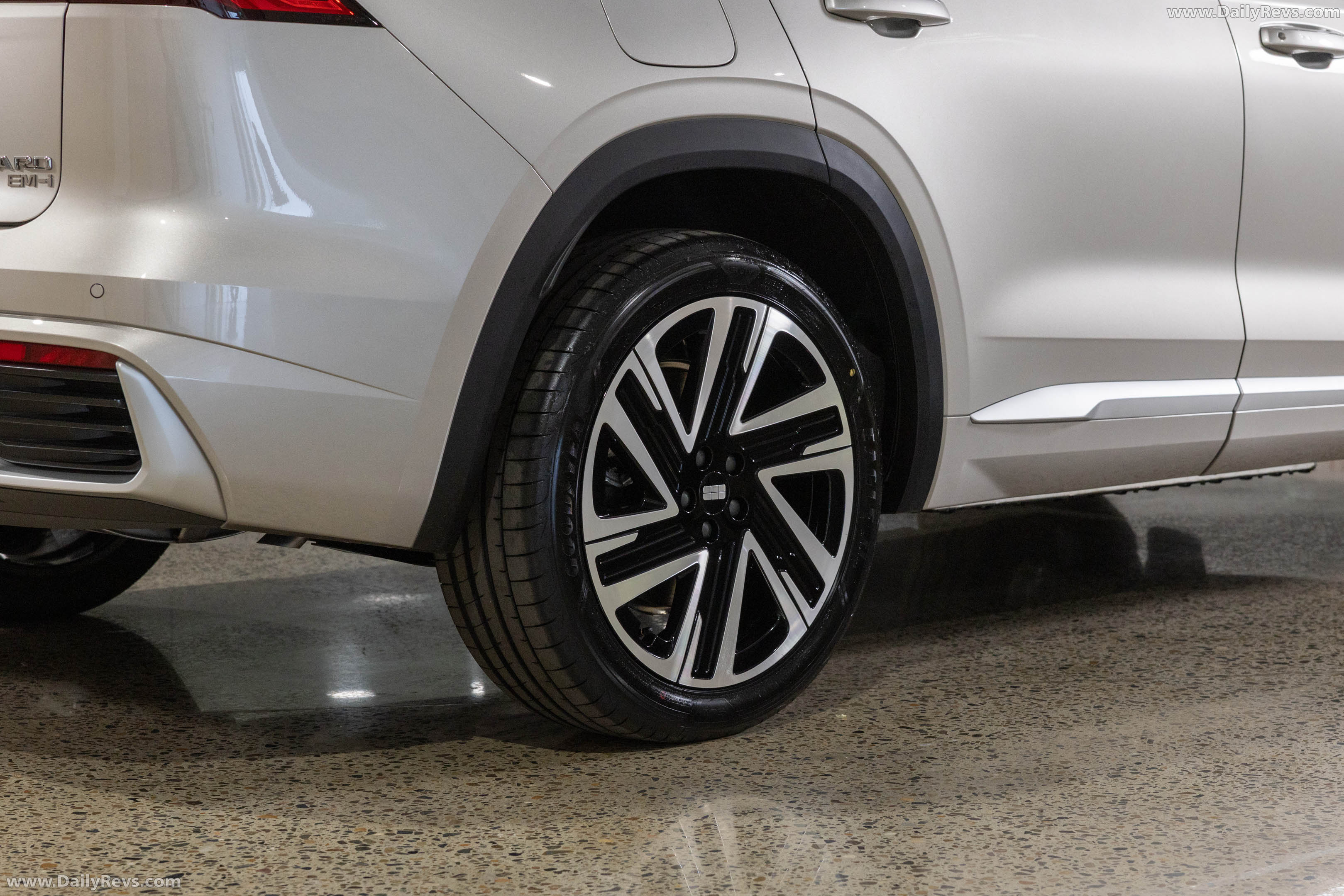 2027 Geely Monjaro EM-i Exterior