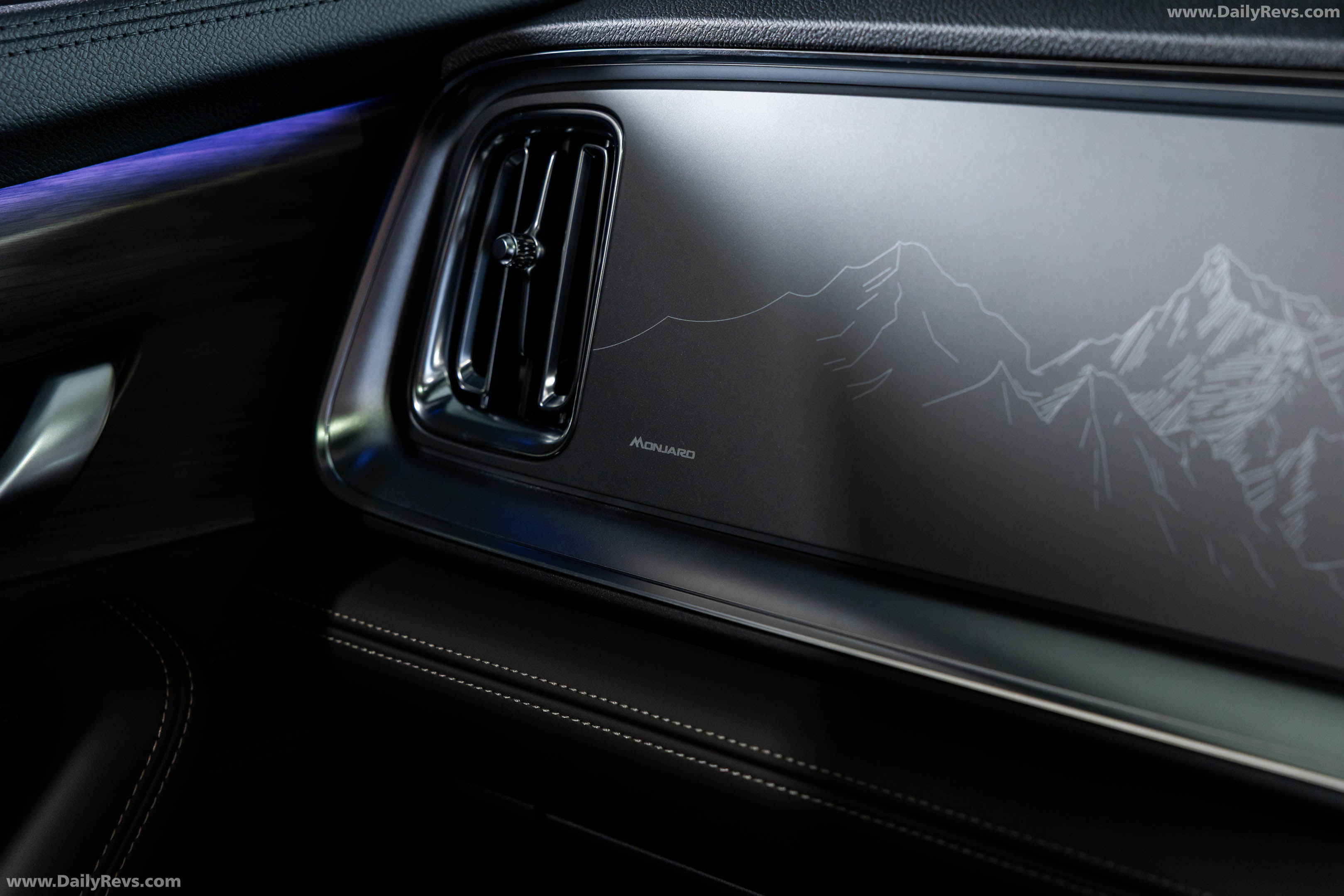 2027 Geely Monjaro EM-i Interior