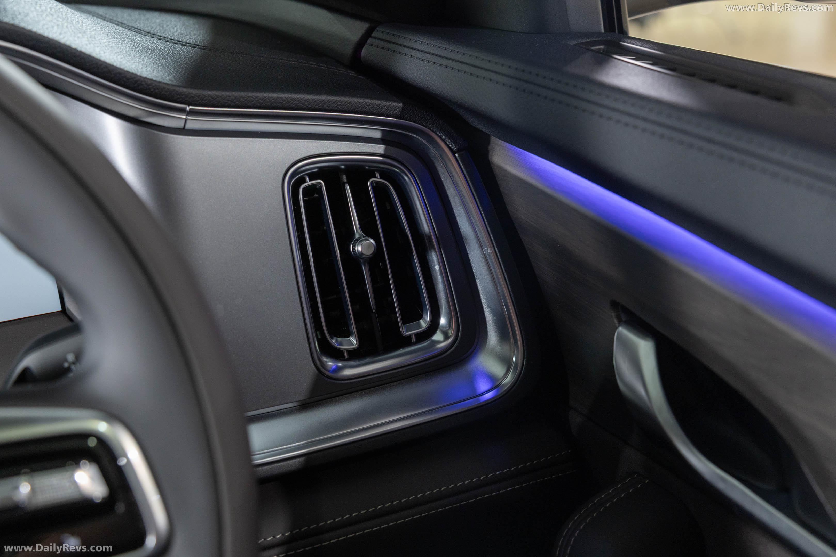 2027 Geely Monjaro EM-i Interior