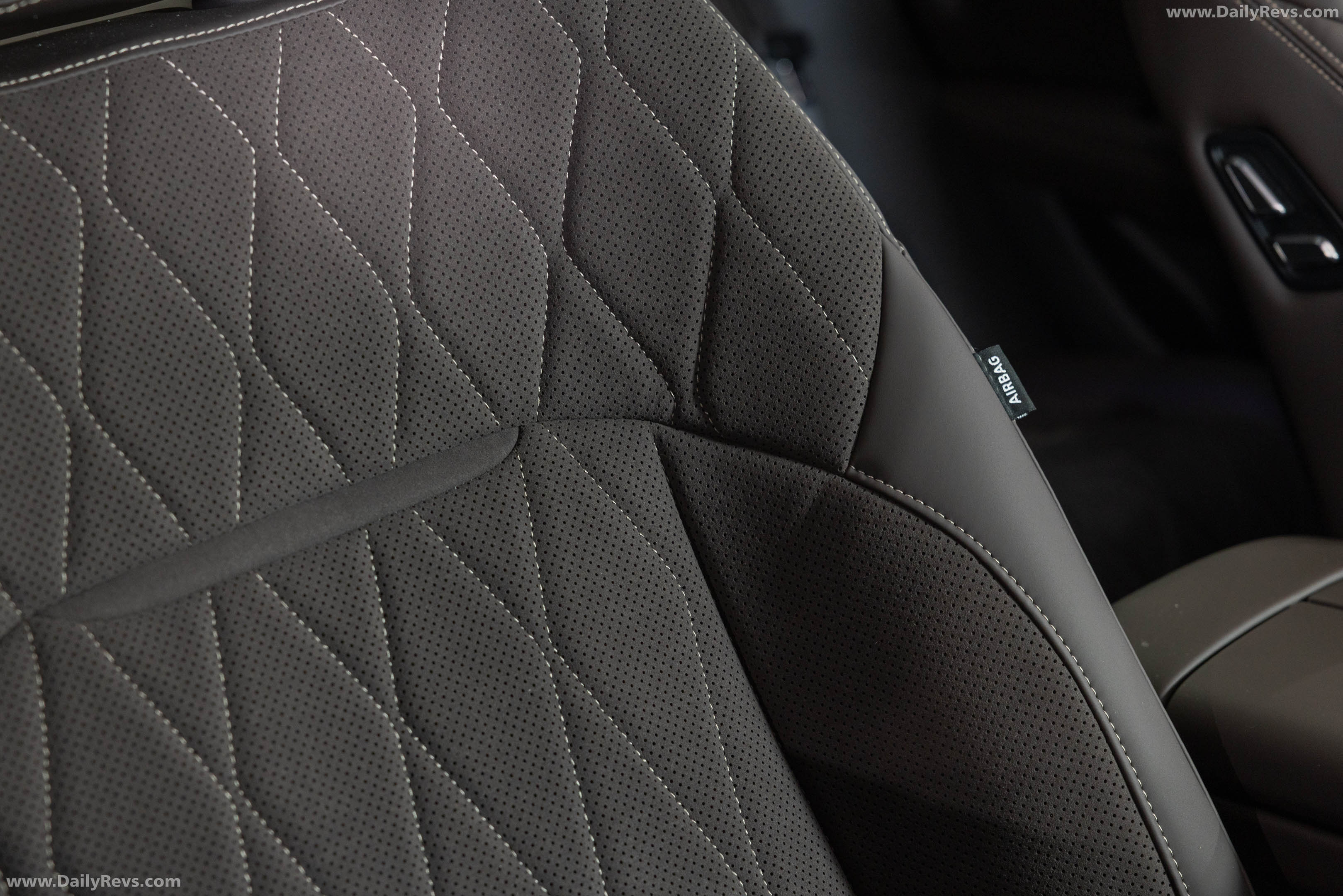 2027 Geely Monjaro EM-i Interior